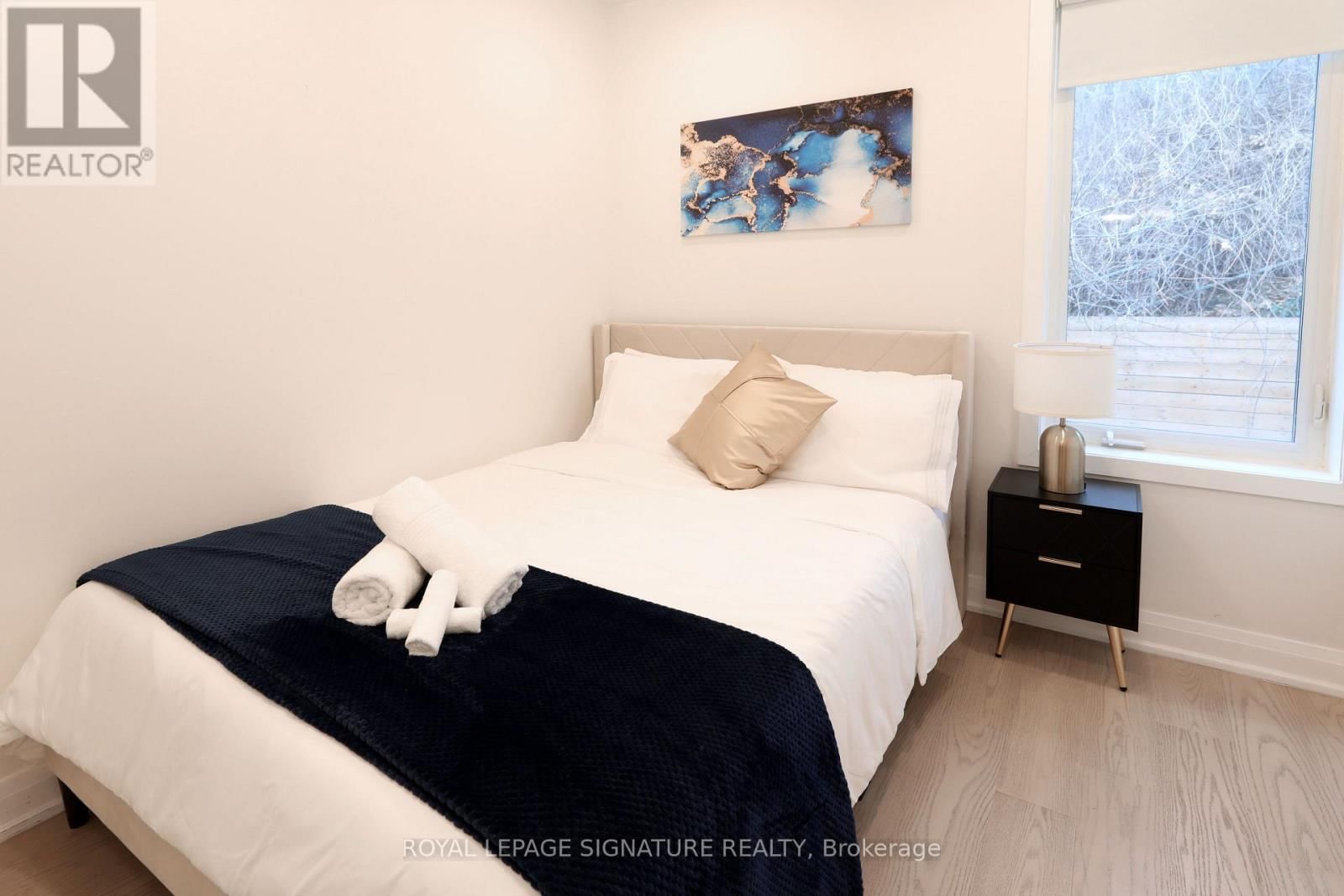 36 TENNIS CRESCENT Image 13