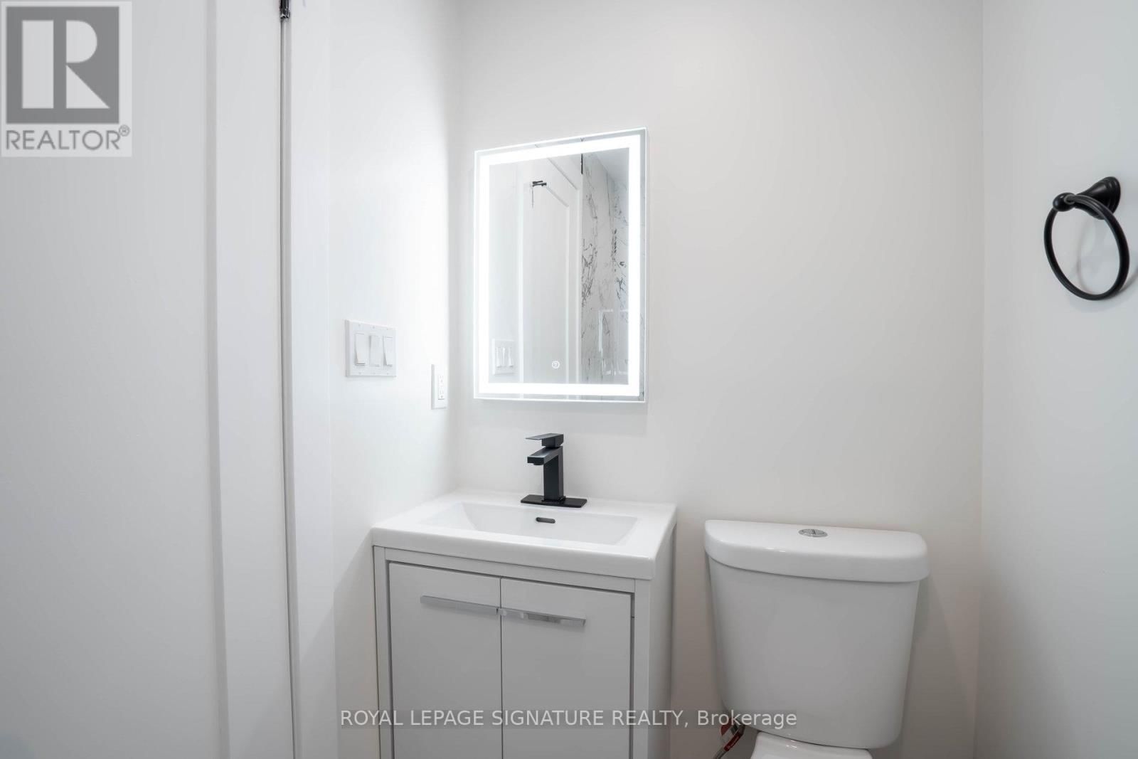 36 TENNIS CRESCENT Image 16