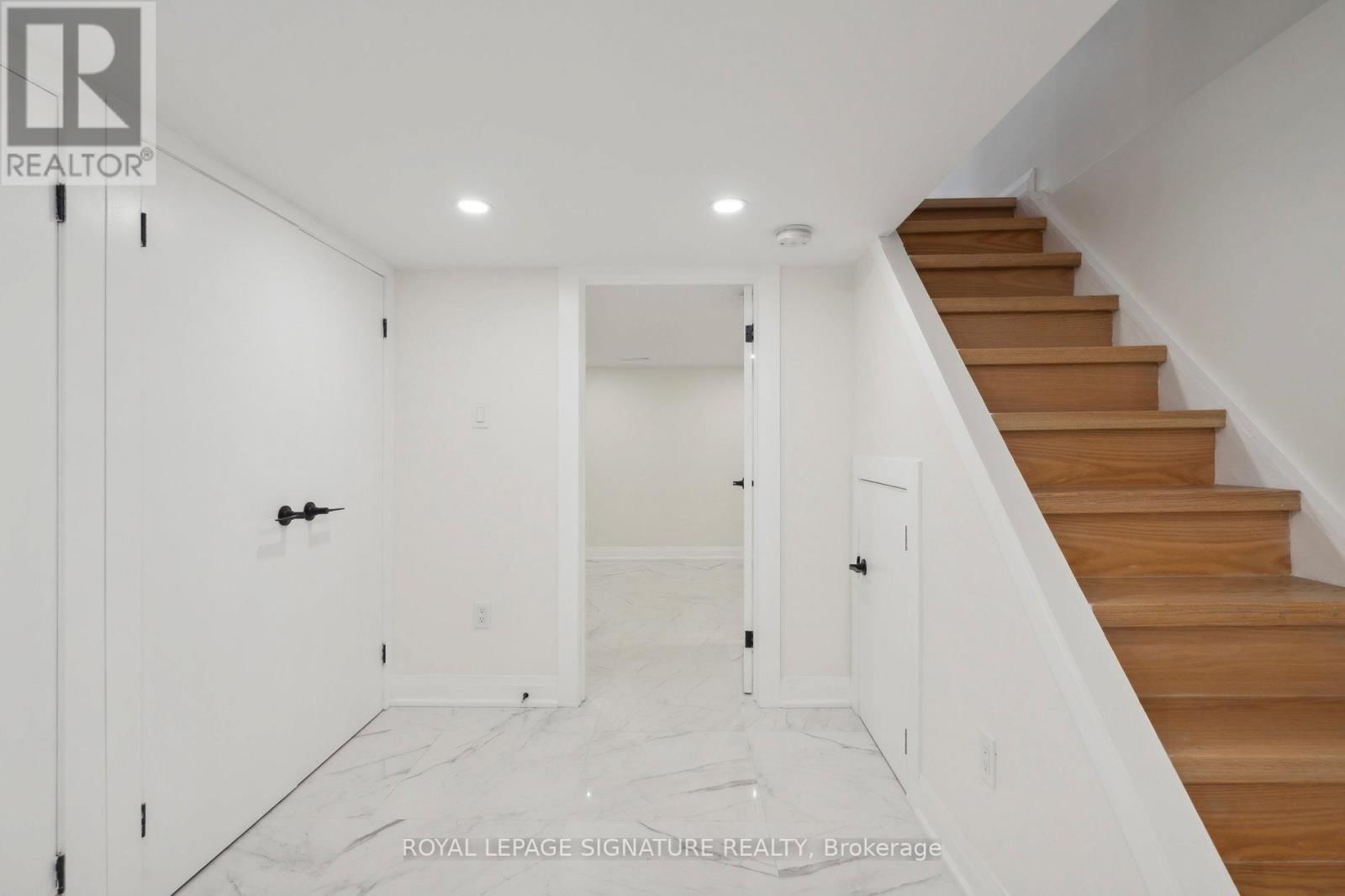 36 TENNIS CRESCENT Image 23