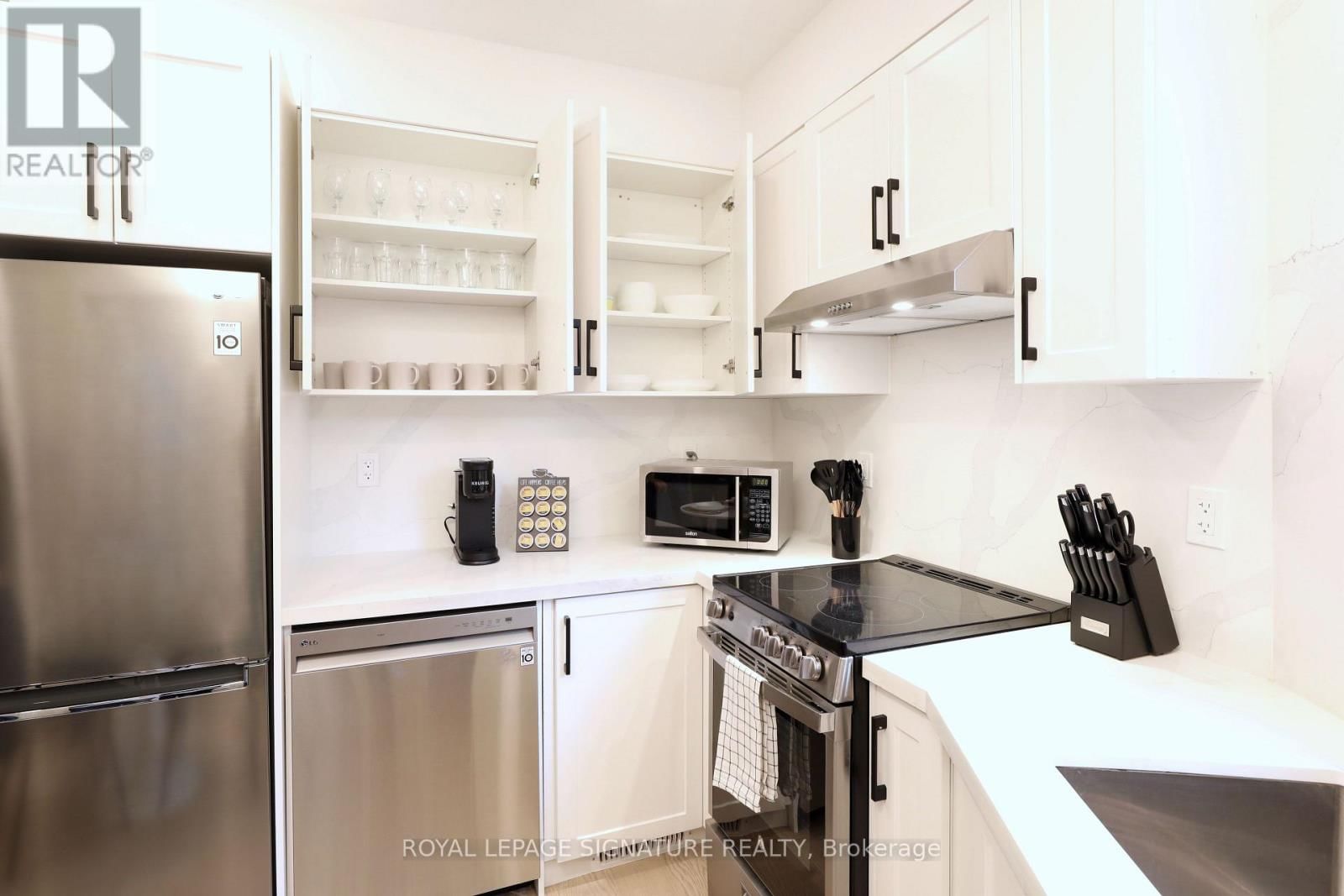 36 TENNIS CRESCENT Image 4