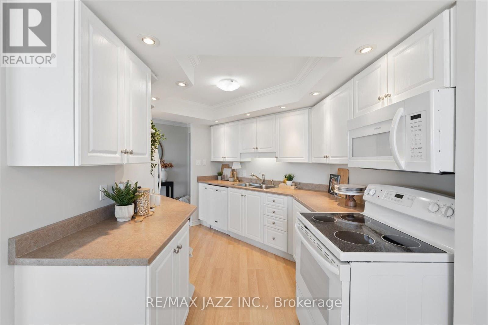 1112 - 360 WATSON STREET EAST Image 11