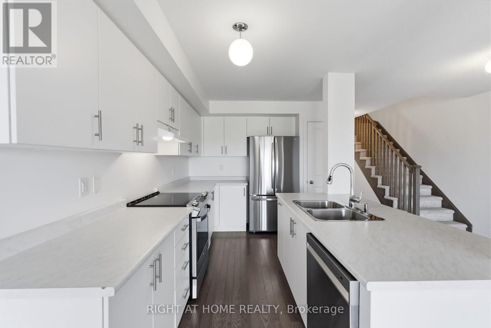 152 SAILORS LANDING Image 10