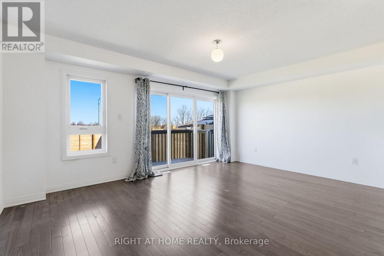 152 SAILORS LANDING Image 14