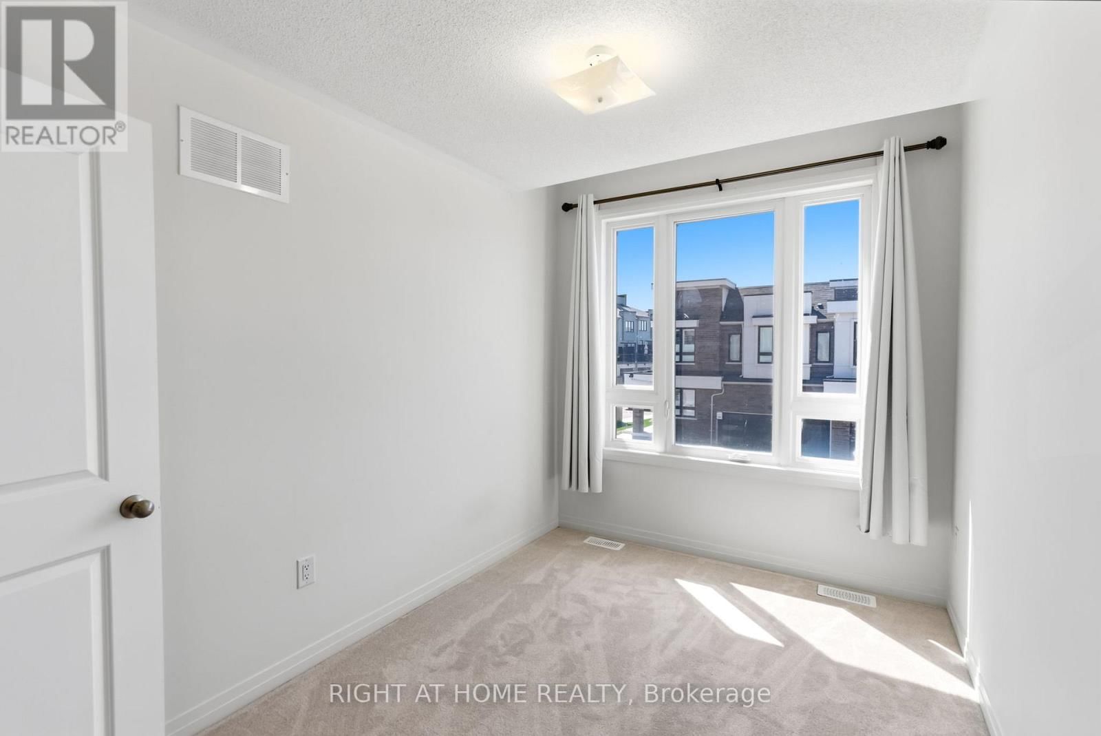 152 SAILORS LANDING Image 22