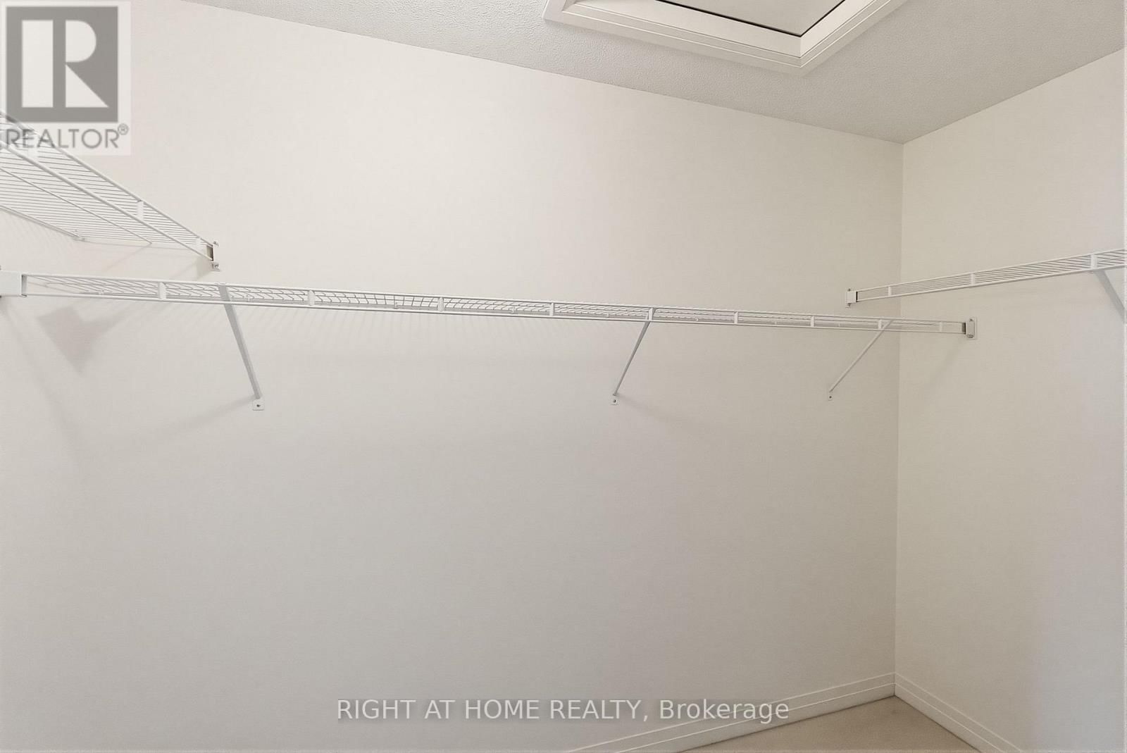 152 SAILORS LANDING Image 24