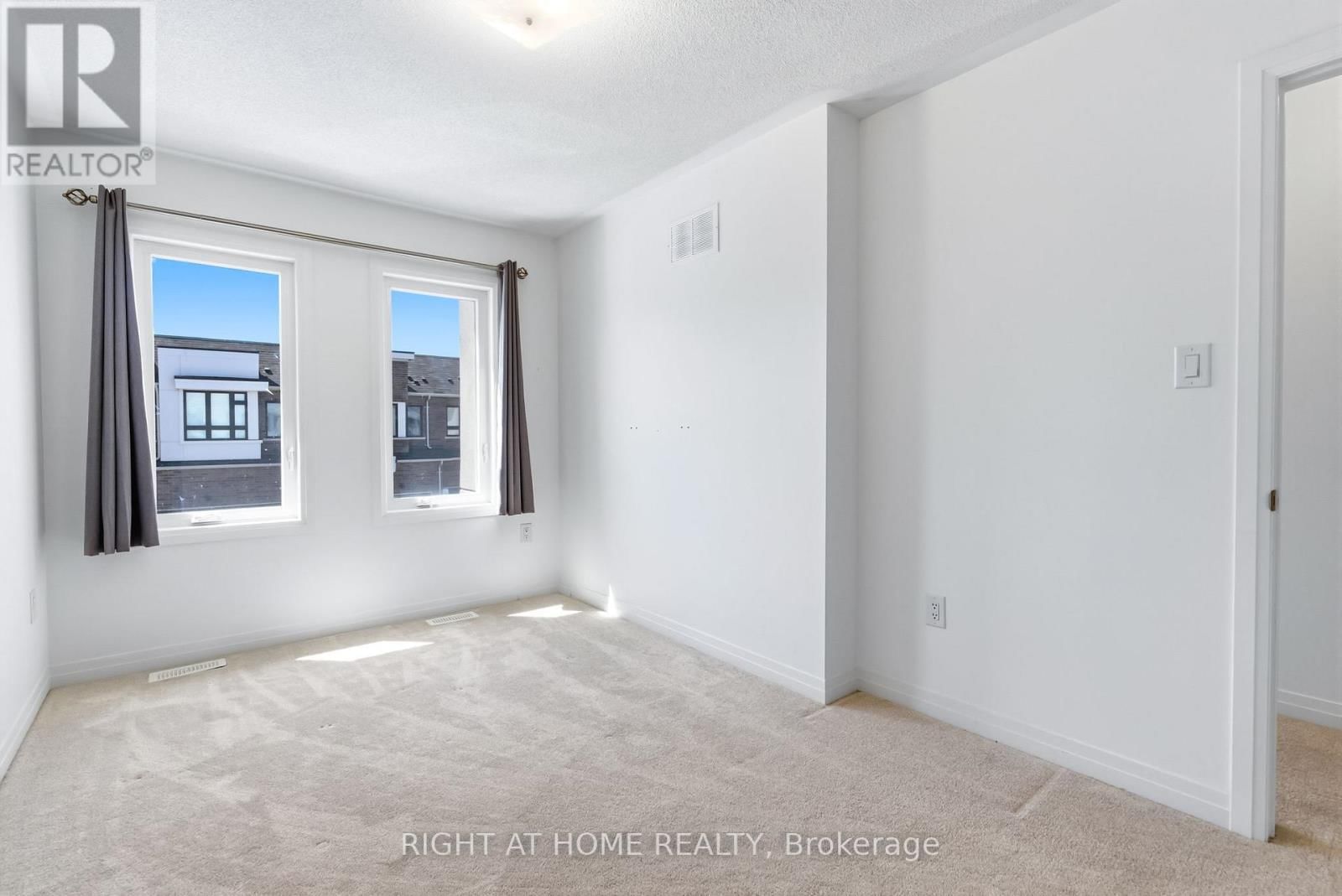 152 SAILORS LANDING Image 26