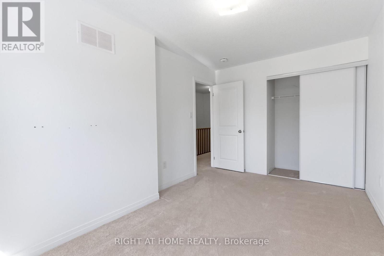 152 SAILORS LANDING Image 27