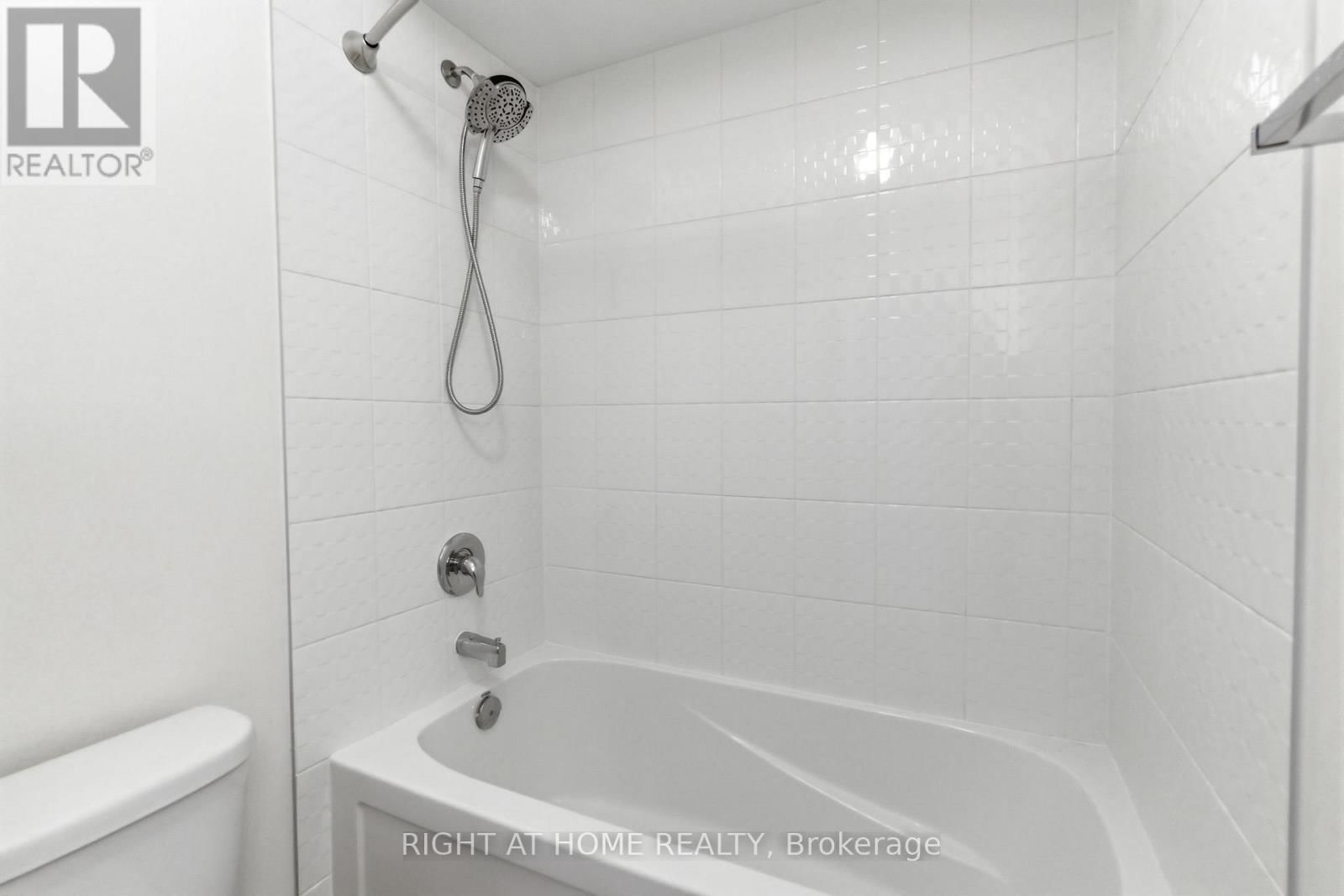 152 SAILORS LANDING Image 29