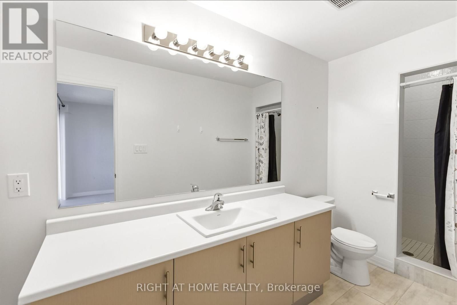 152 SAILORS LANDING Image 34