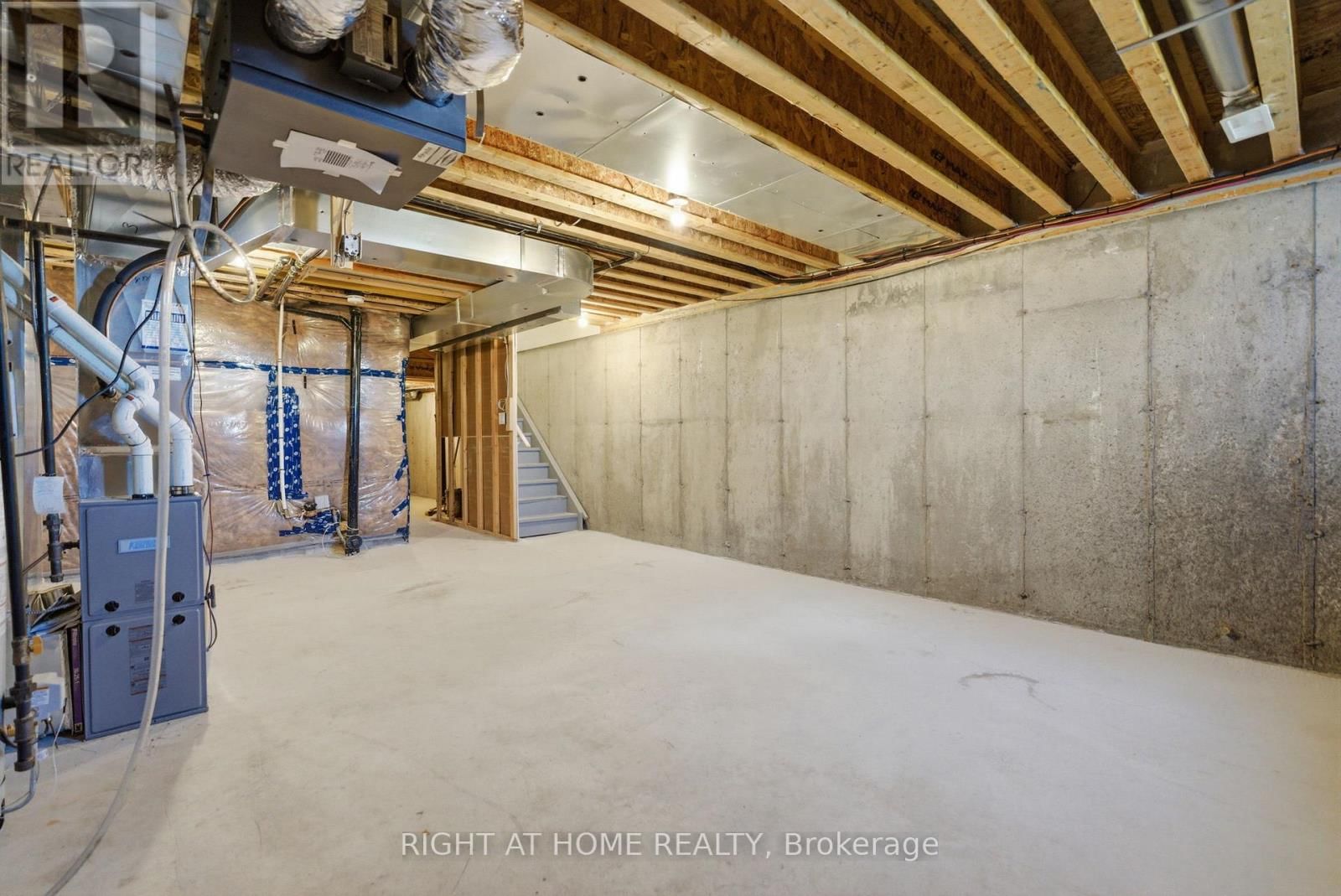 152 SAILORS LANDING Image 39