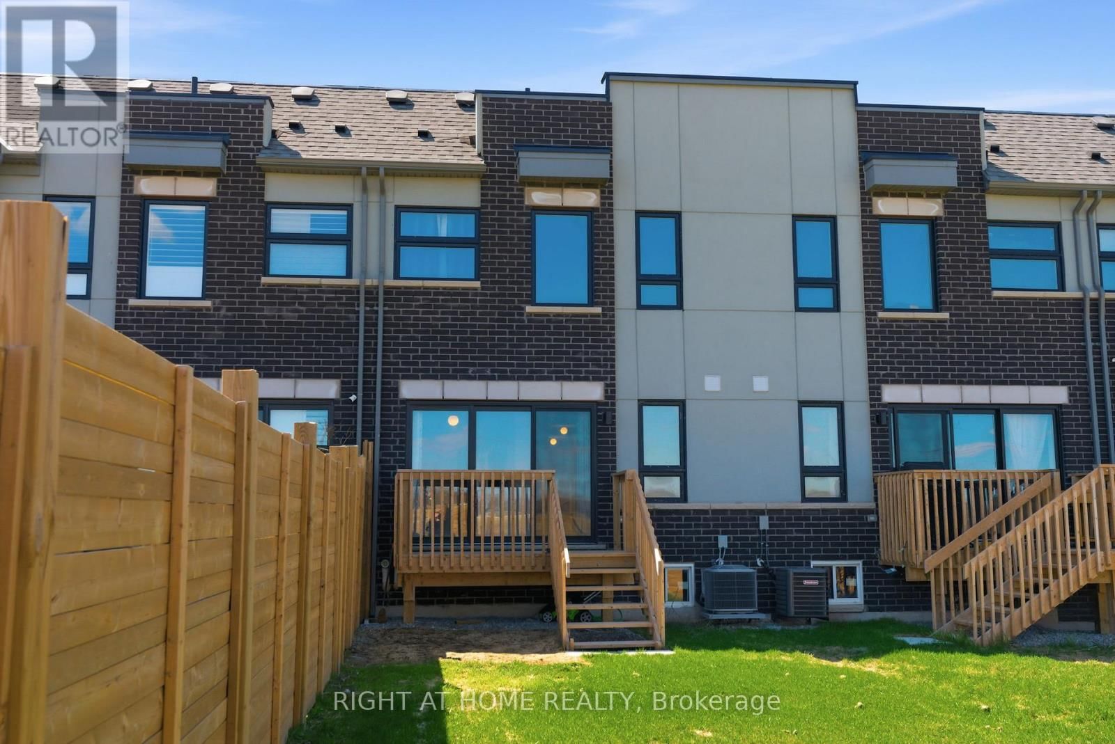 152 SAILORS LANDING Image 44