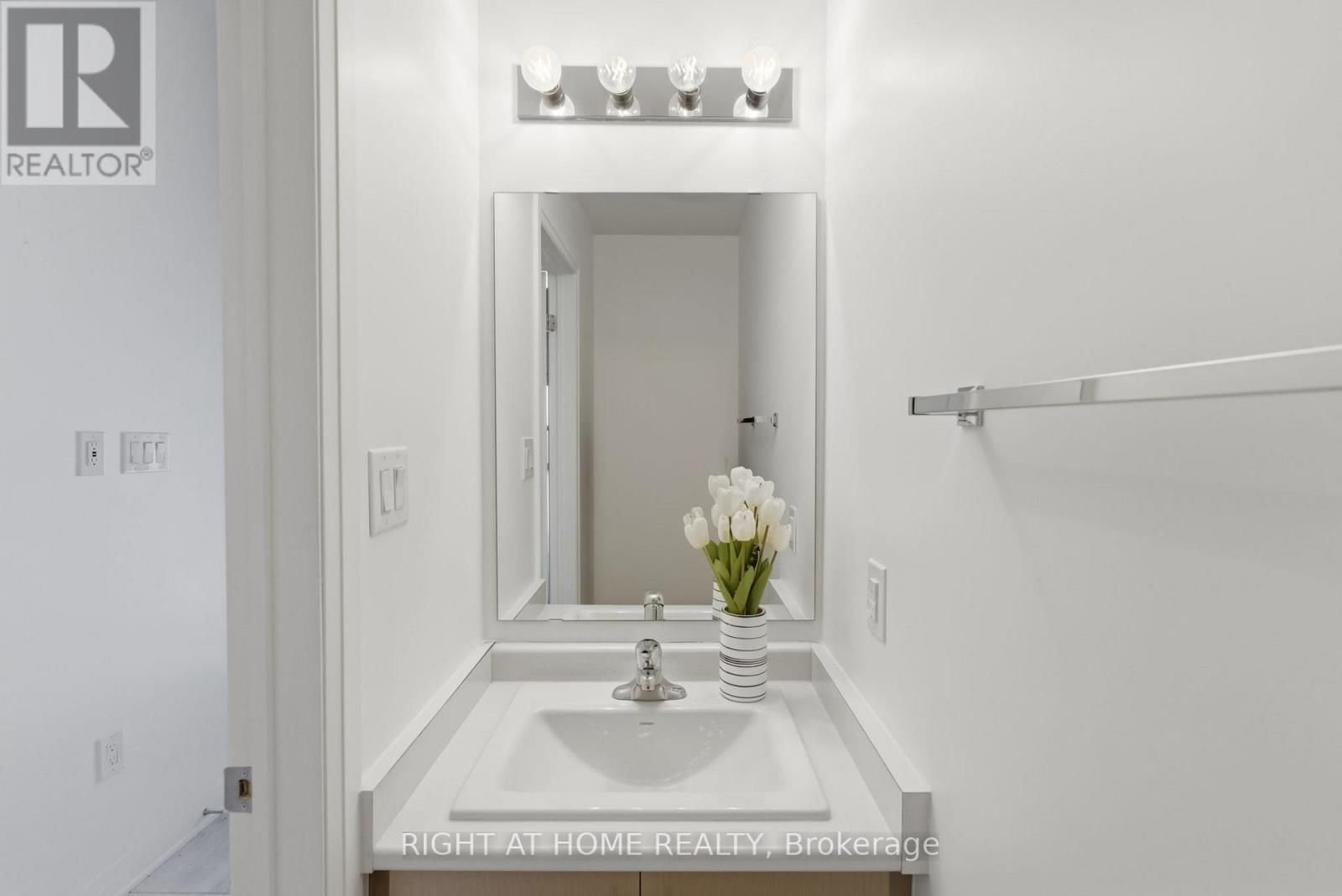 152 SAILORS LANDING Image 5