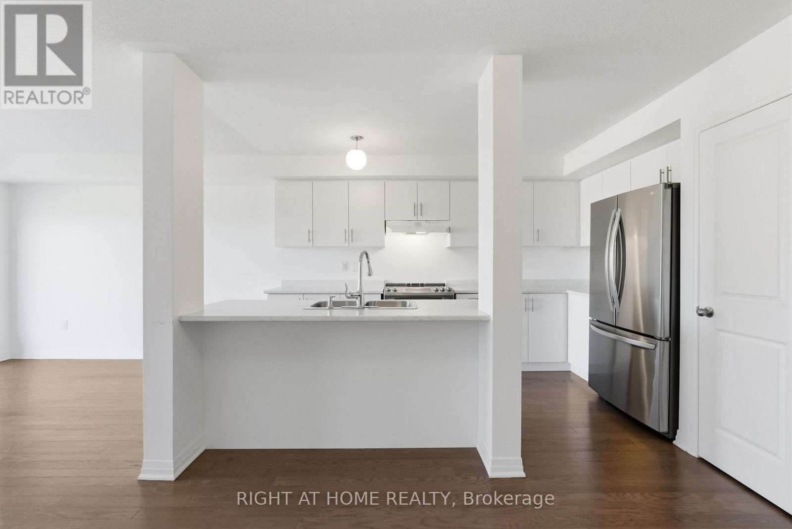 152 SAILORS LANDING Image 6