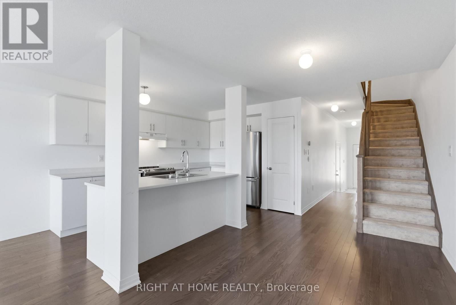 152 SAILORS LANDING Image 8