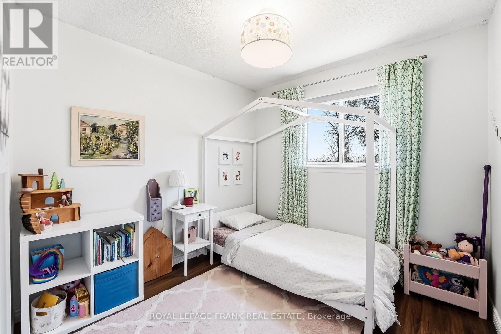 157 BLOSSOM COURT Image 16