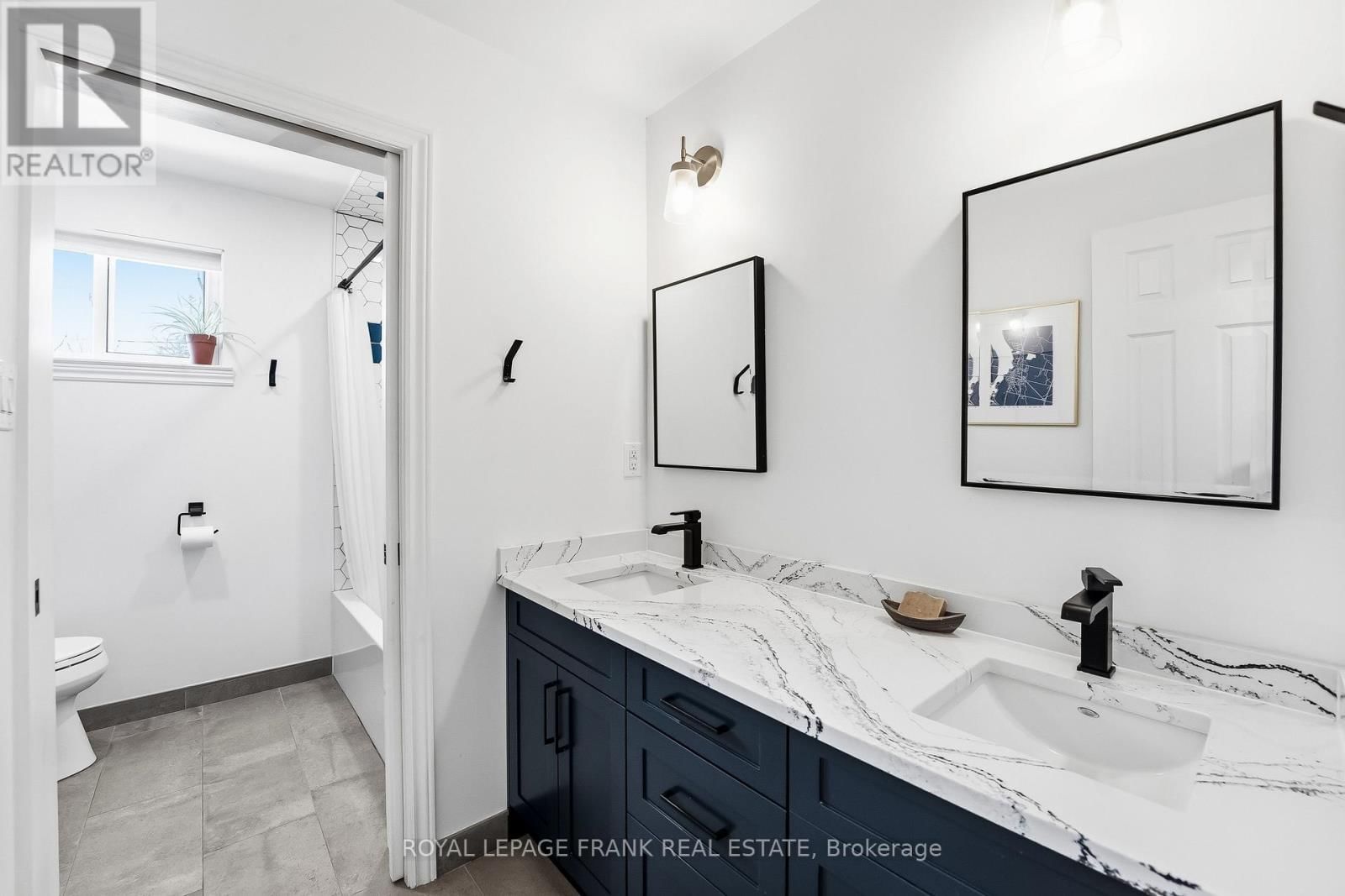 157 BLOSSOM COURT Image 18