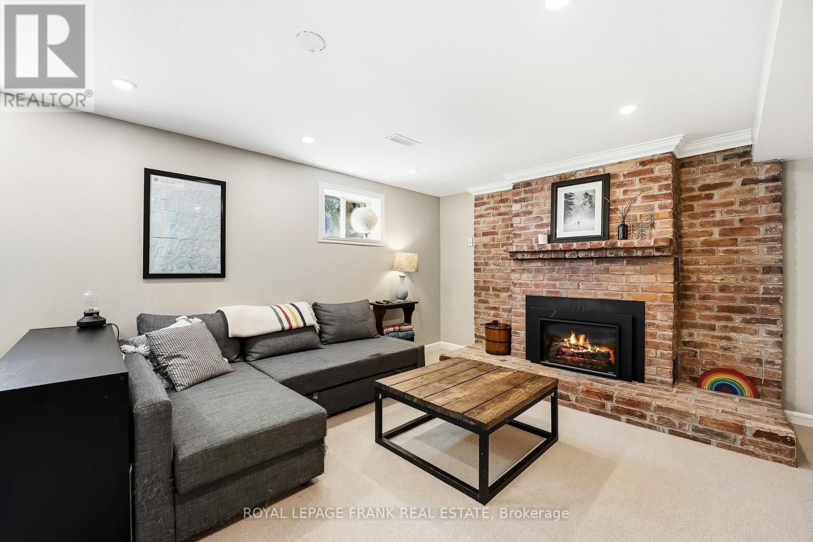 157 BLOSSOM COURT Image 22