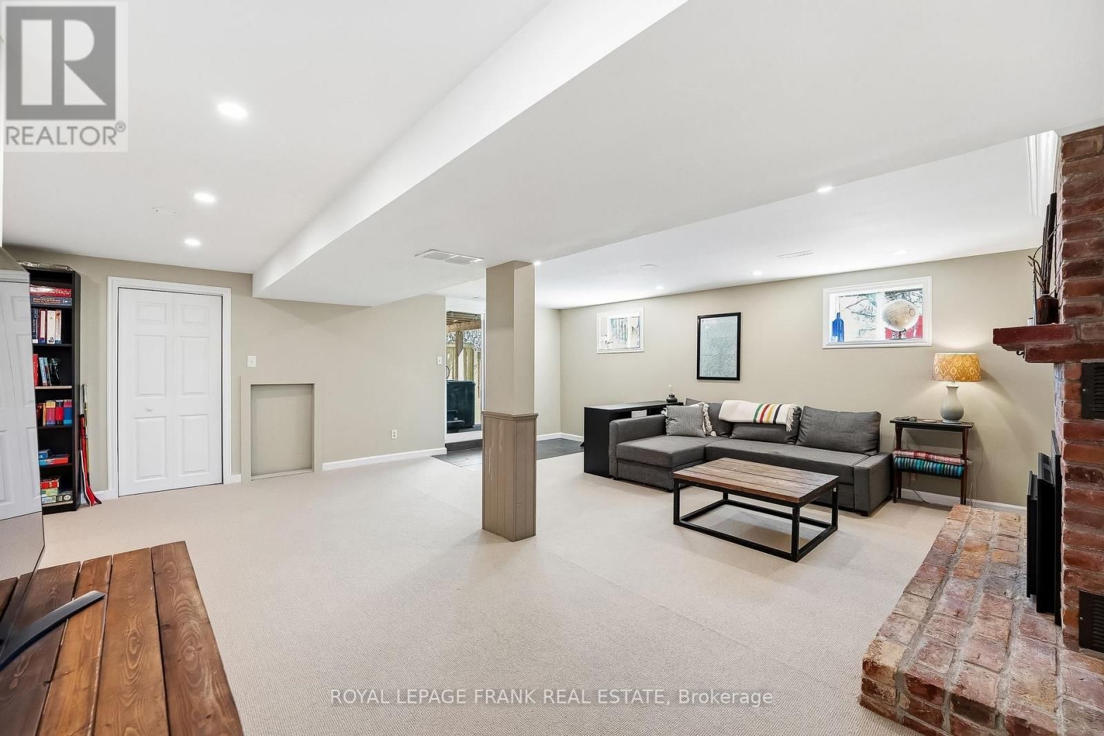 157 BLOSSOM COURT Image 25