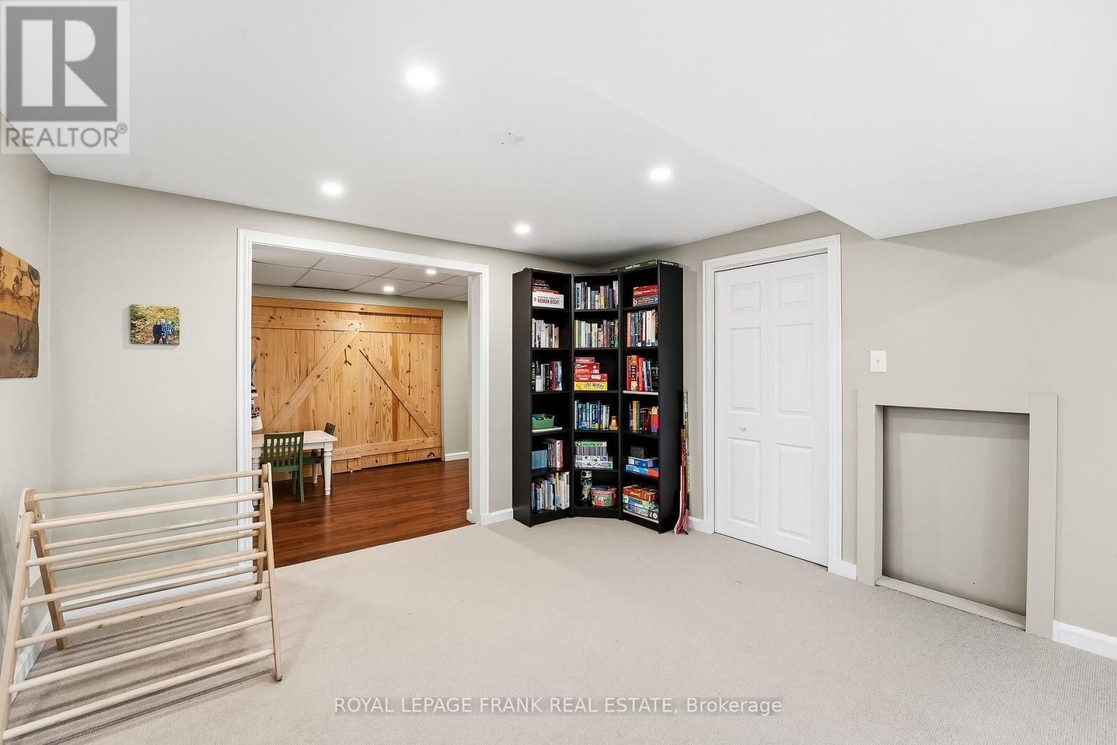 157 BLOSSOM COURT Image 27