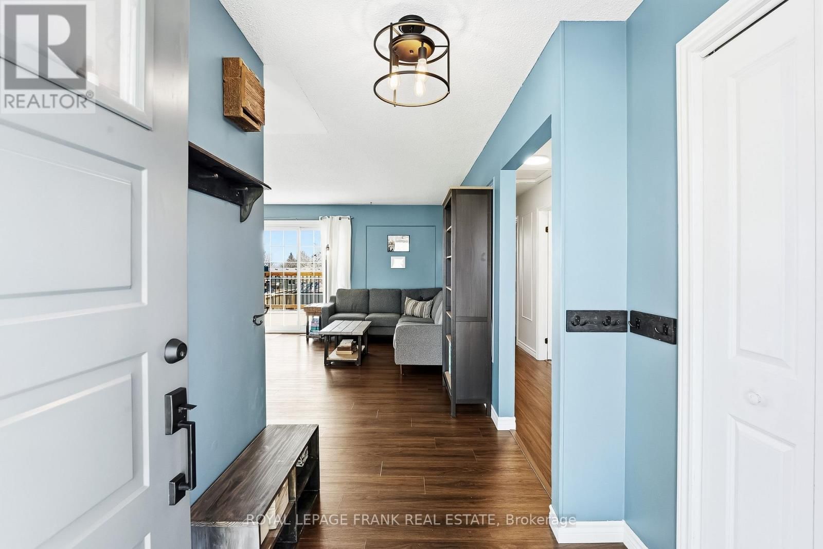 157 BLOSSOM COURT Image 3