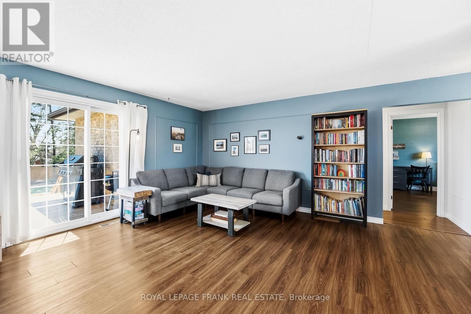 157 BLOSSOM COURT Image 4