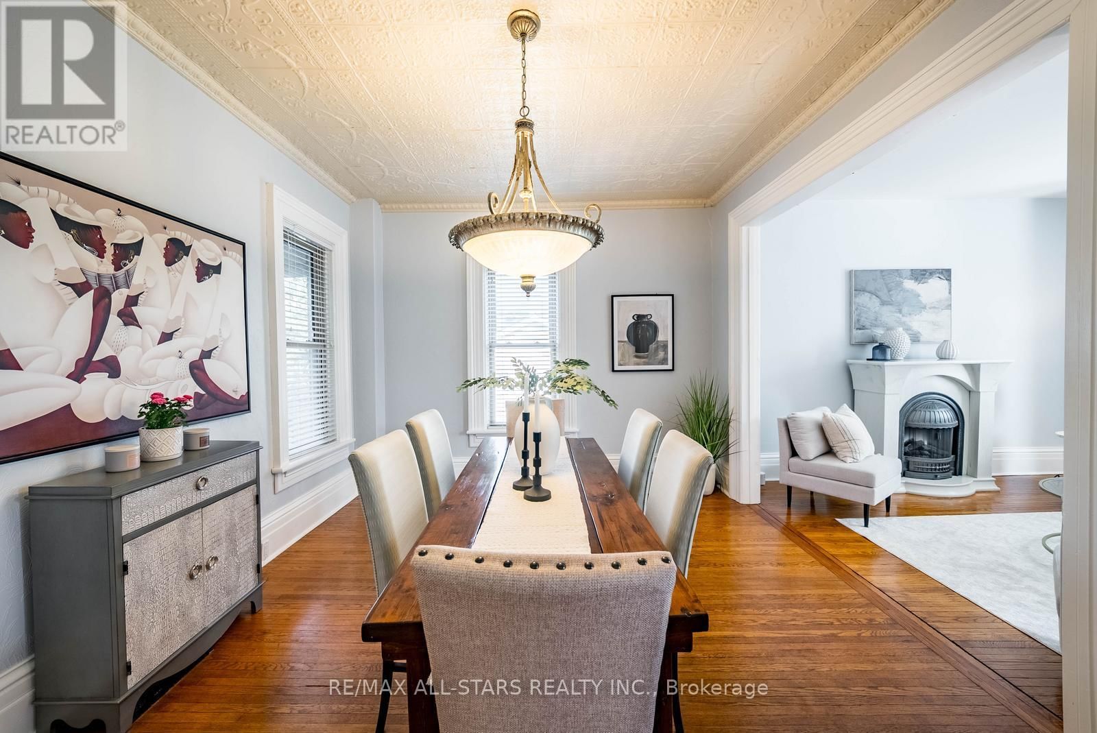 32 WELLINGTON STREET Image 11