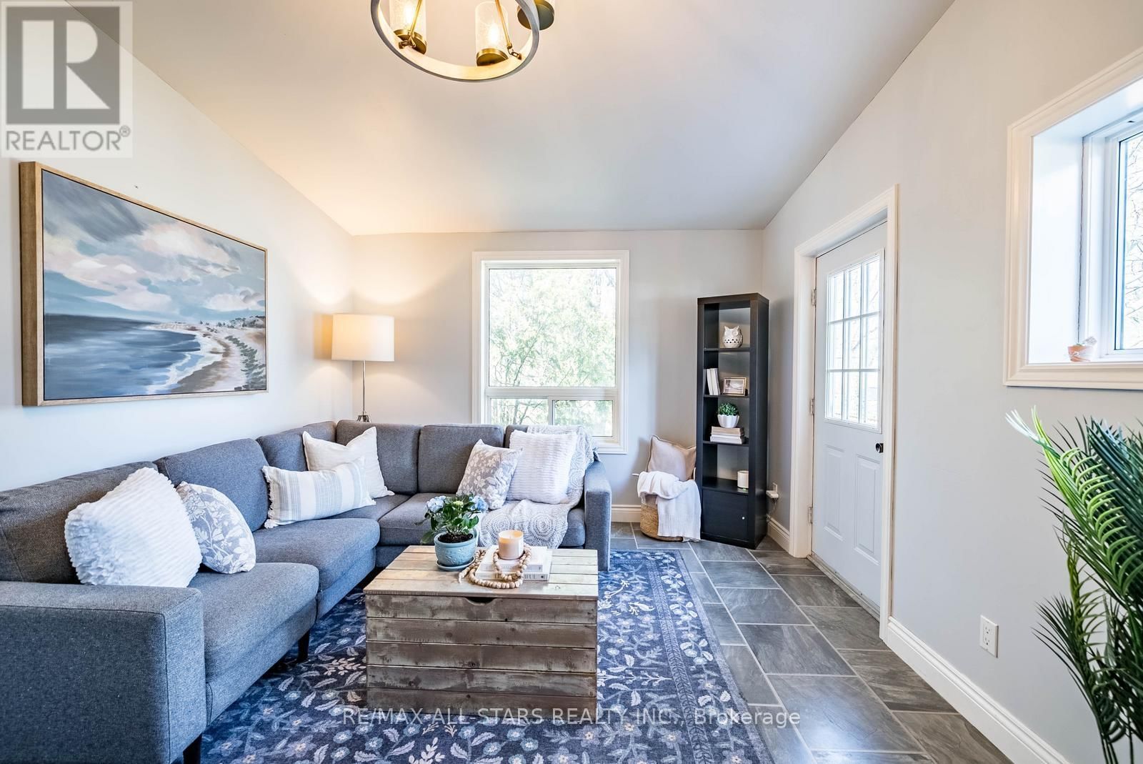 32 WELLINGTON STREET Image 18