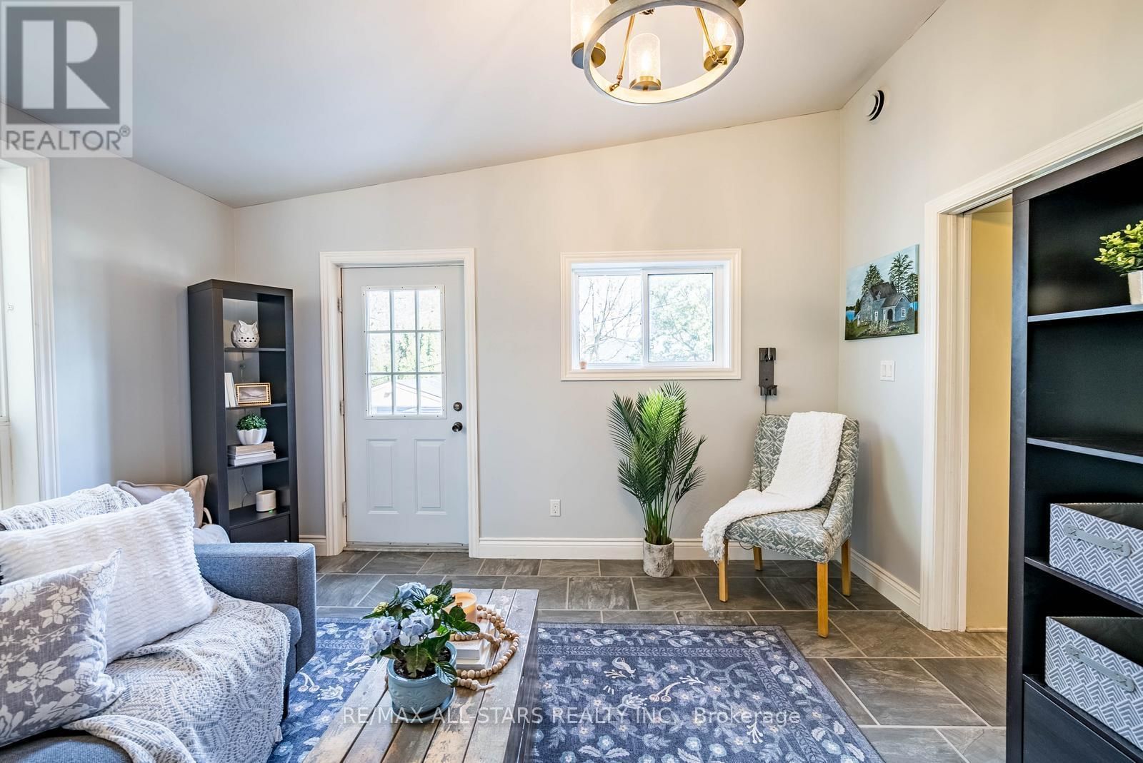 32 WELLINGTON STREET Image 19