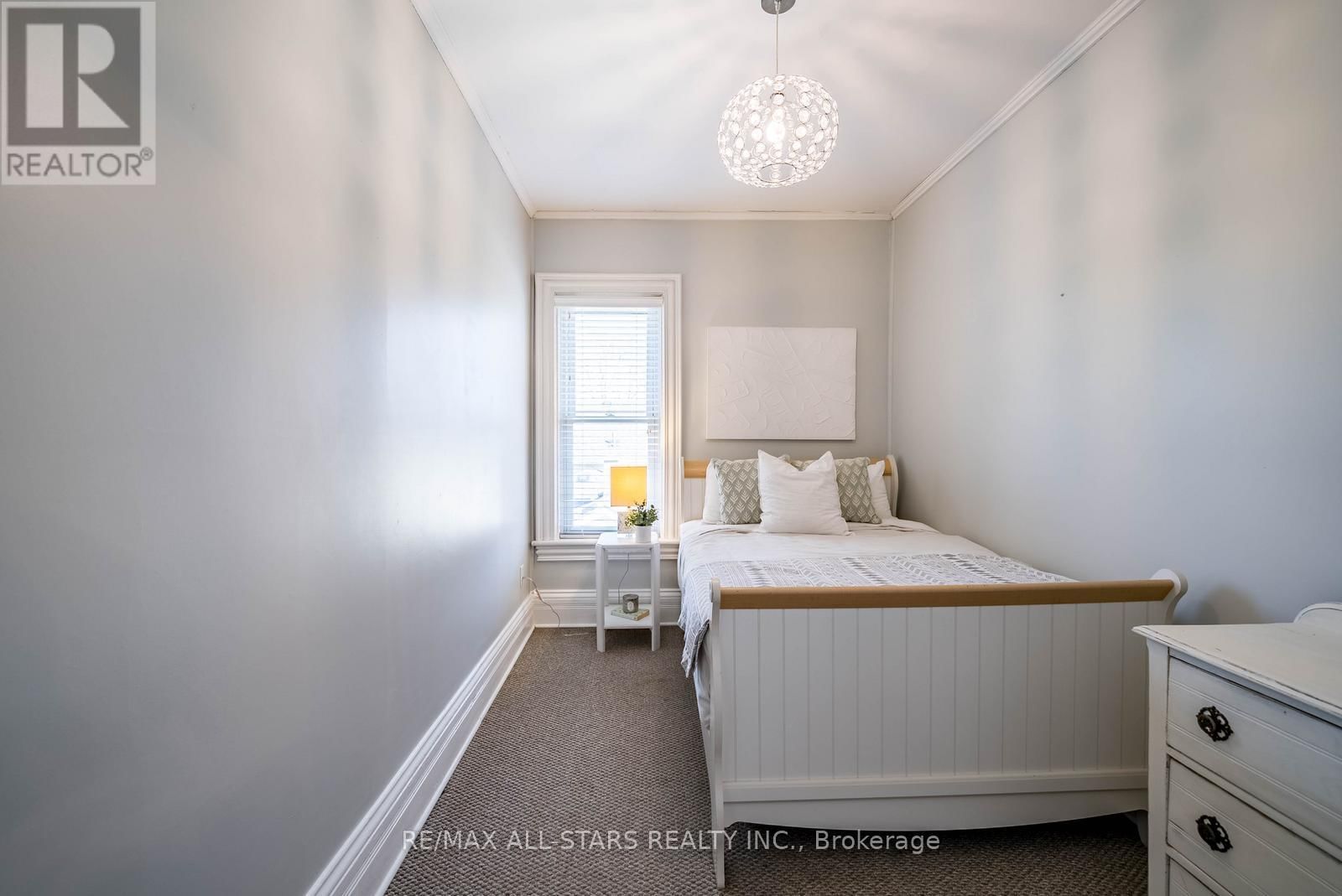 32 WELLINGTON STREET Image 26