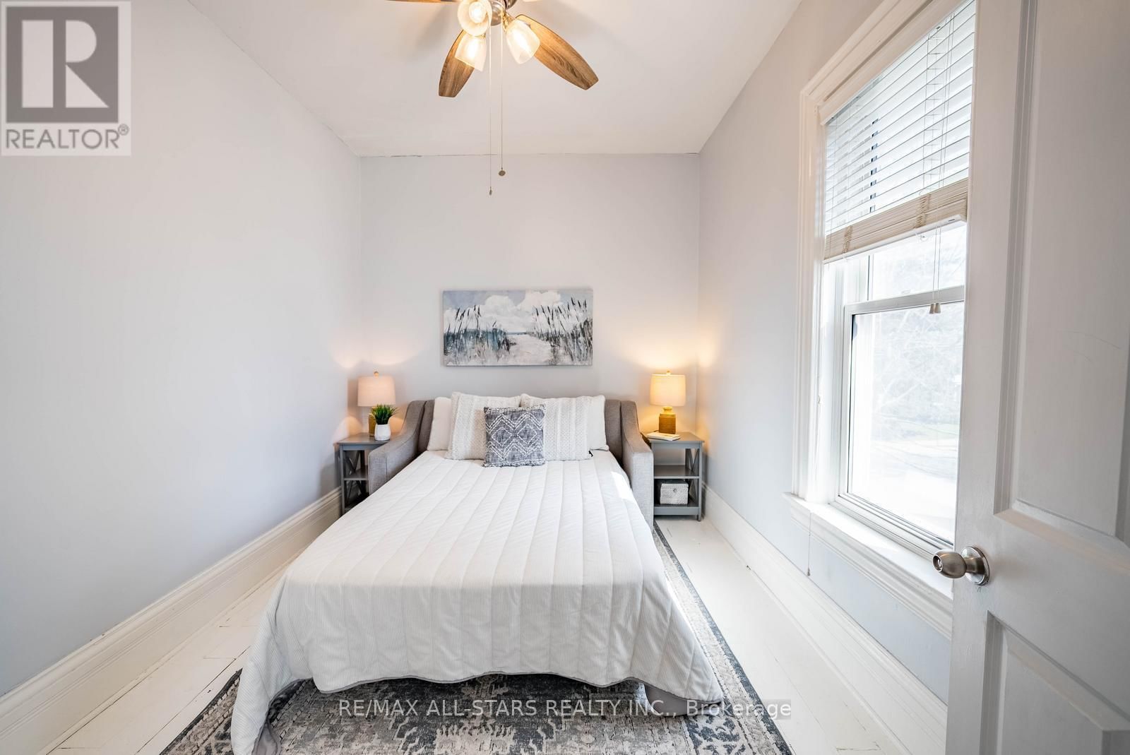 32 WELLINGTON STREET Image 28