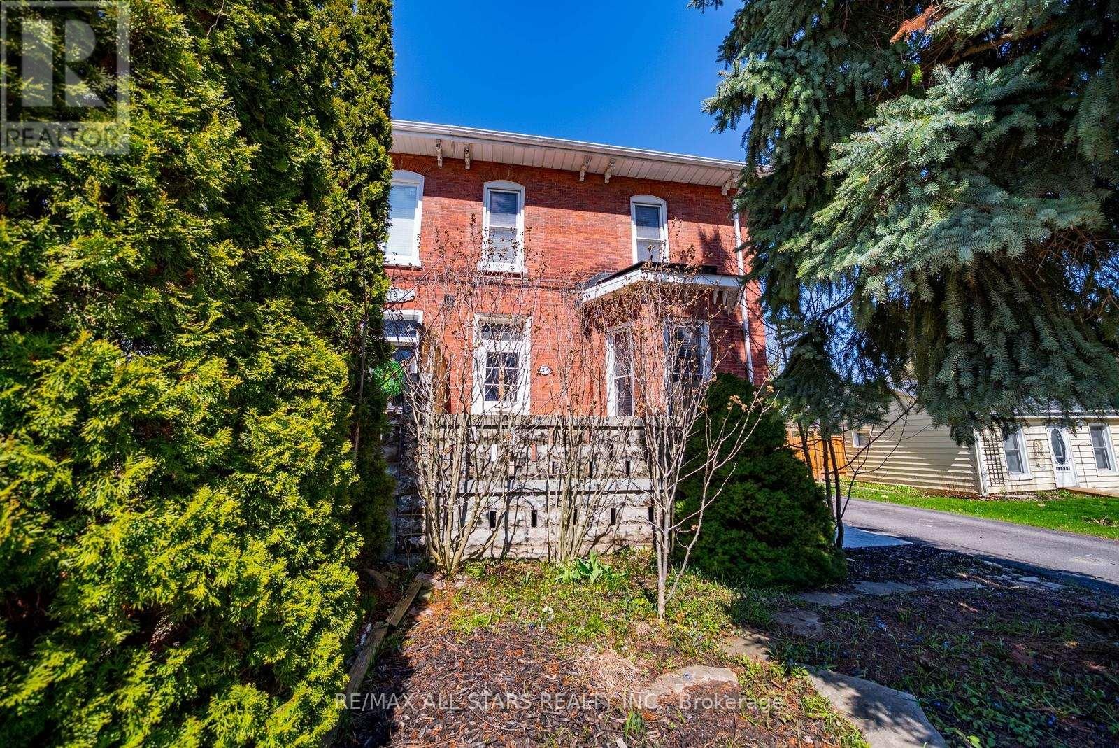 32 WELLINGTON STREET Image 32