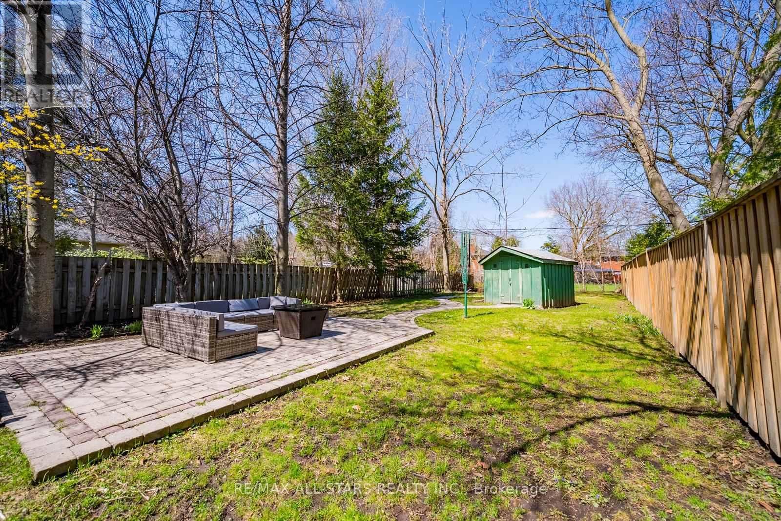 32 WELLINGTON STREET Image 36