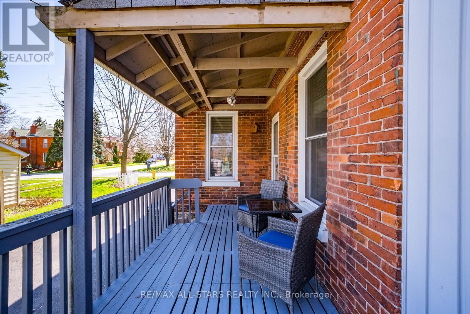 32 WELLINGTON STREET Image 46