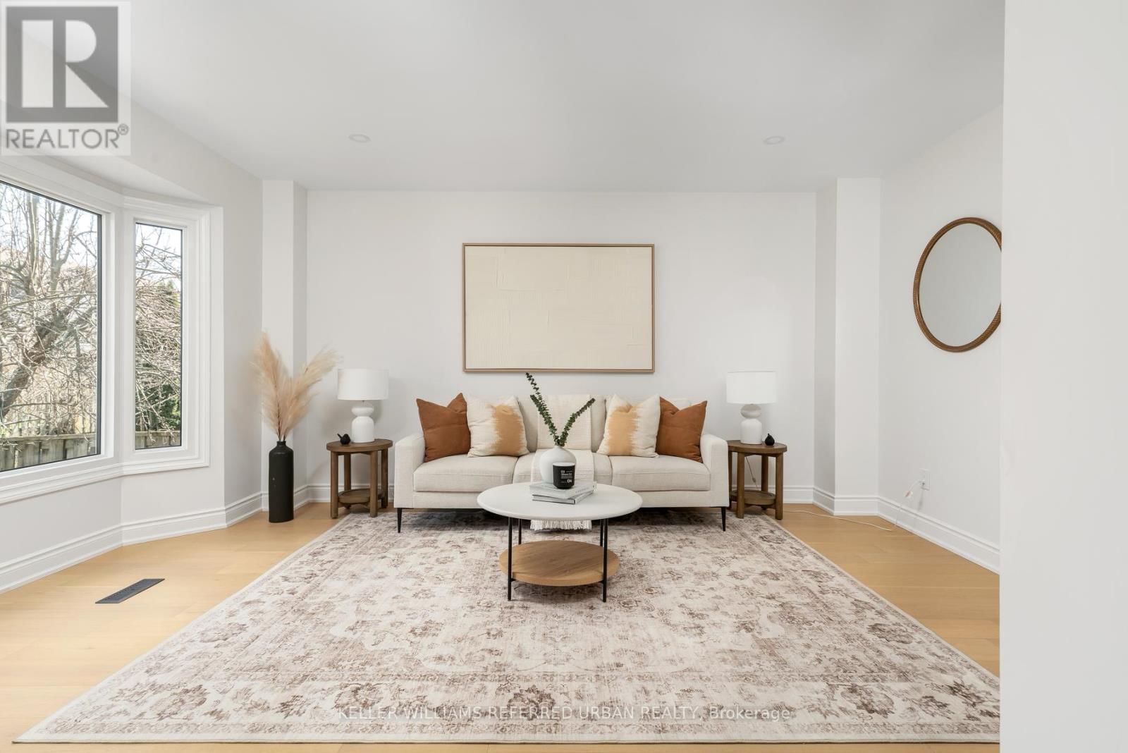 1064 MOORELANDS CRESCENT Image 13