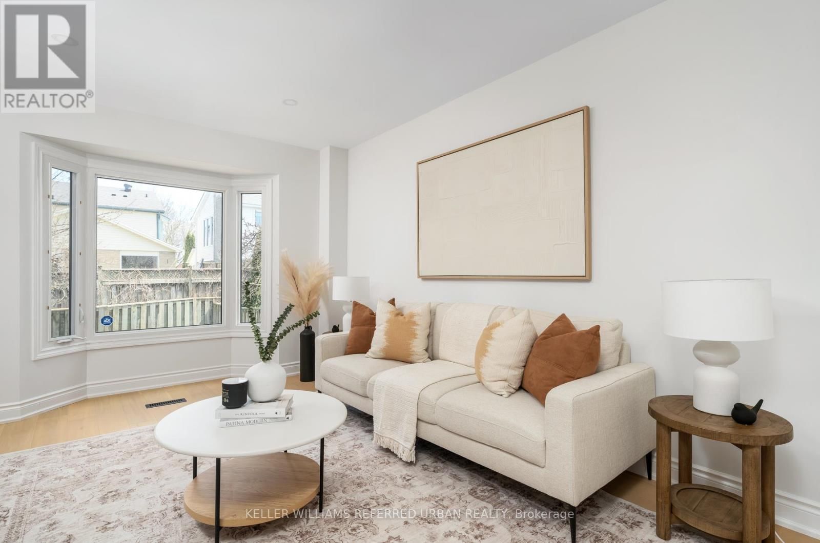 1064 MOORELANDS CRESCENT Image 7