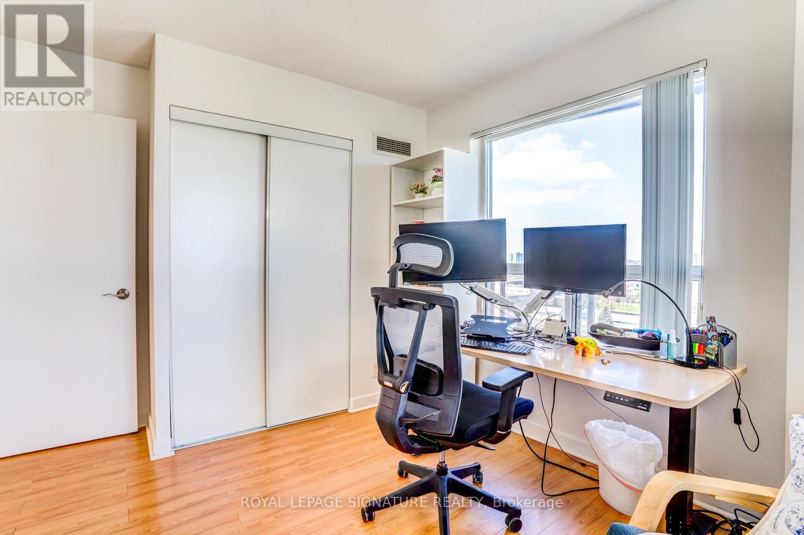 1203 - 36 LEE CENTRE DRIVE Image 12