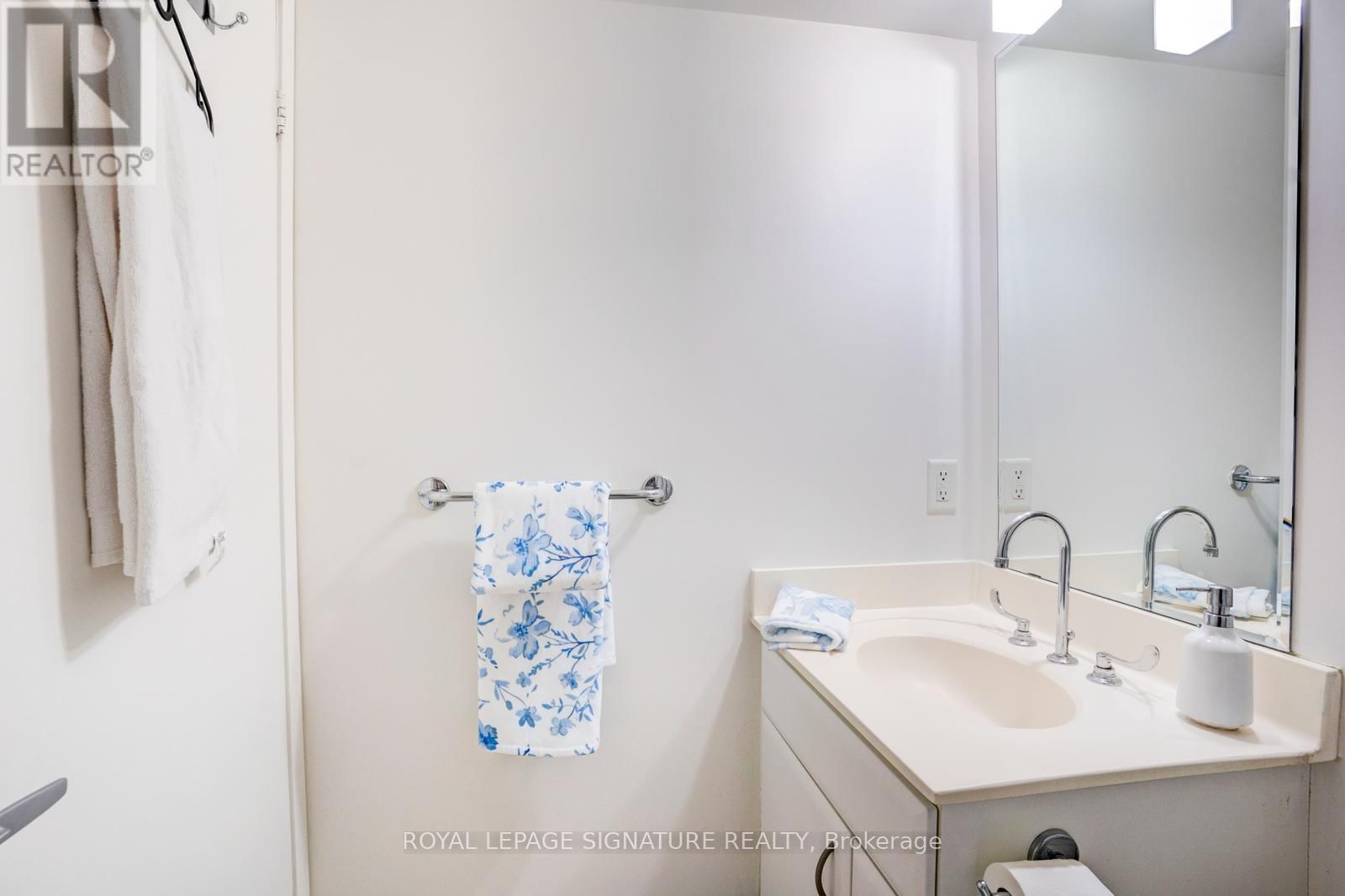 1203 - 36 LEE CENTRE DRIVE Image 14