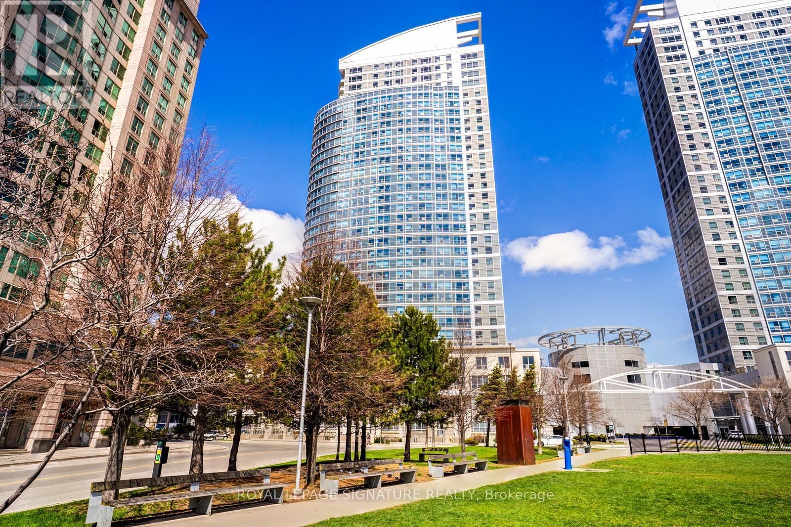 1203 - 36 LEE CENTRE DRIVE Image 22