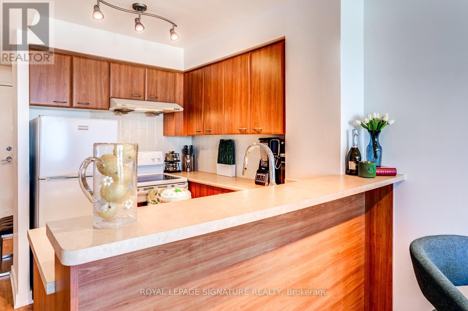 1203 - 36 LEE CENTRE DRIVE Image 4