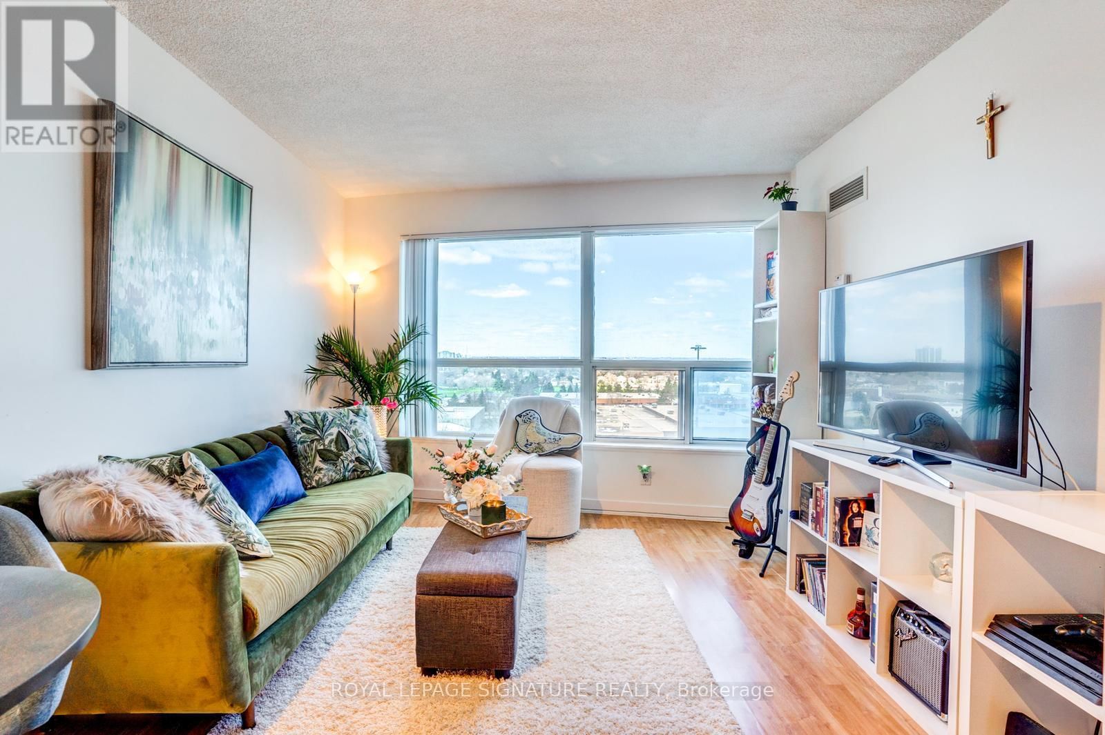 1203 - 36 LEE CENTRE DRIVE Image 6