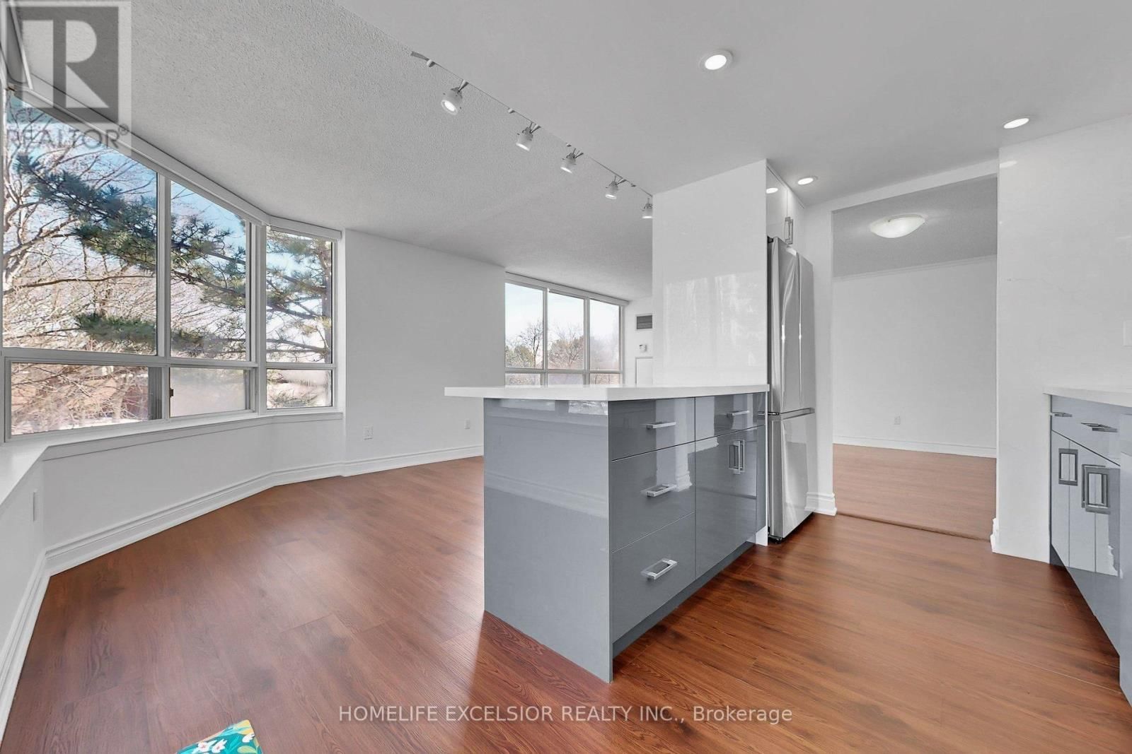 205 - 5 GREYSTONE WALK DRIVE Image 14