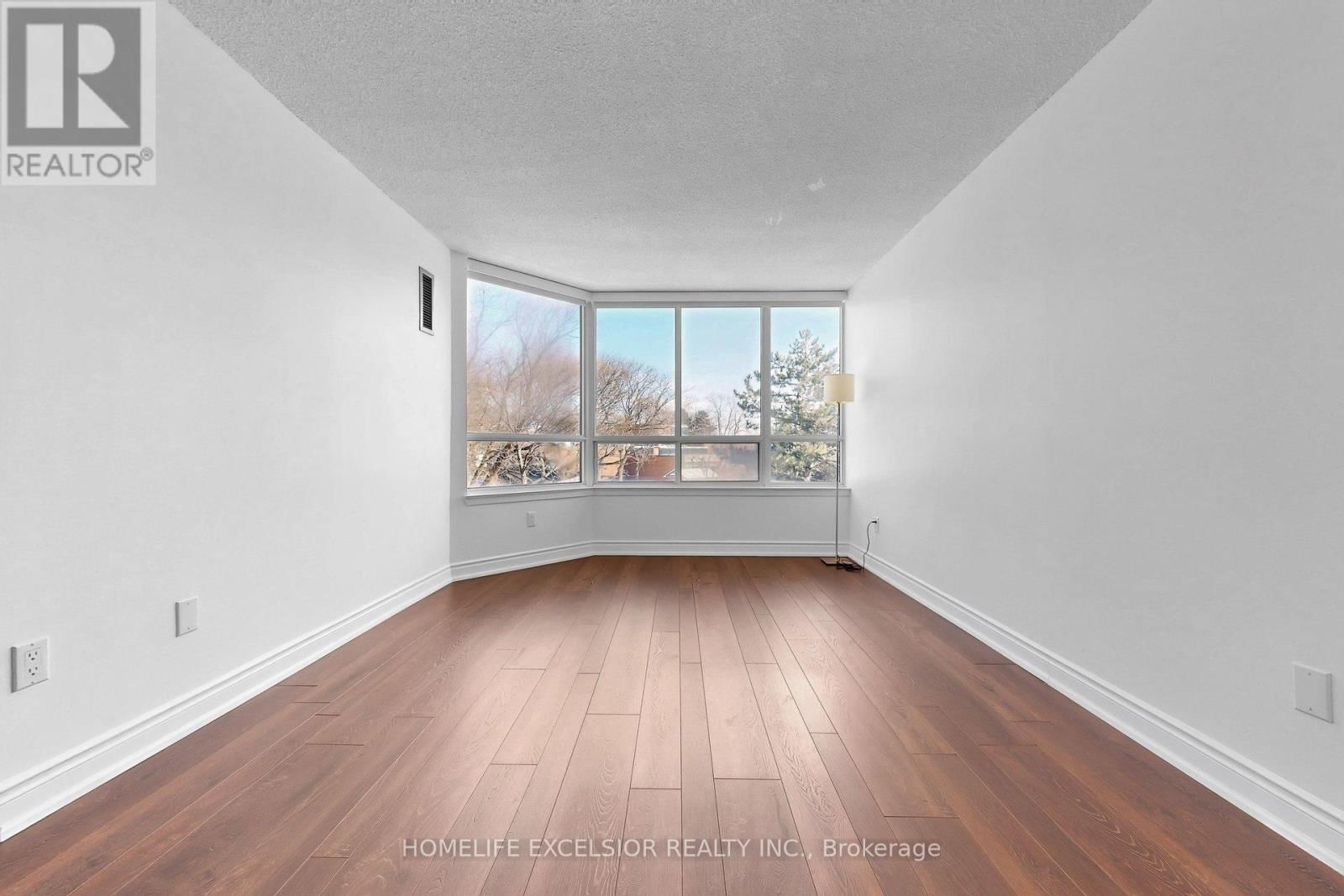 205 - 5 GREYSTONE WALK DRIVE Image 23