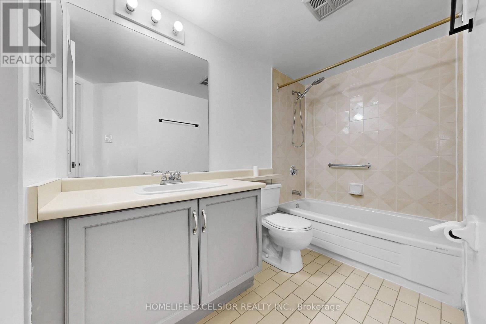 205 - 5 GREYSTONE WALK DRIVE Image 27