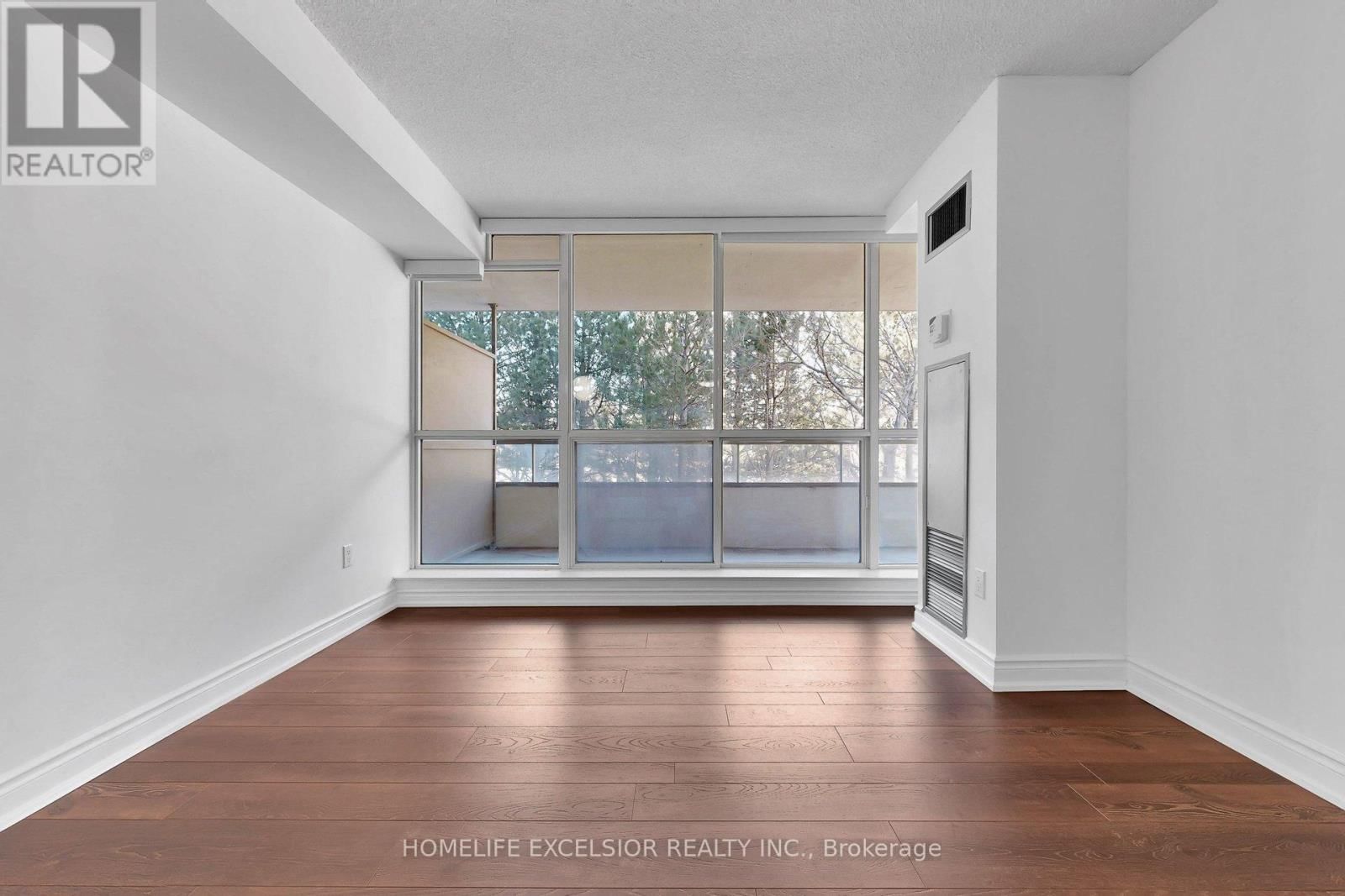 205 - 5 GREYSTONE WALK DRIVE Image 32