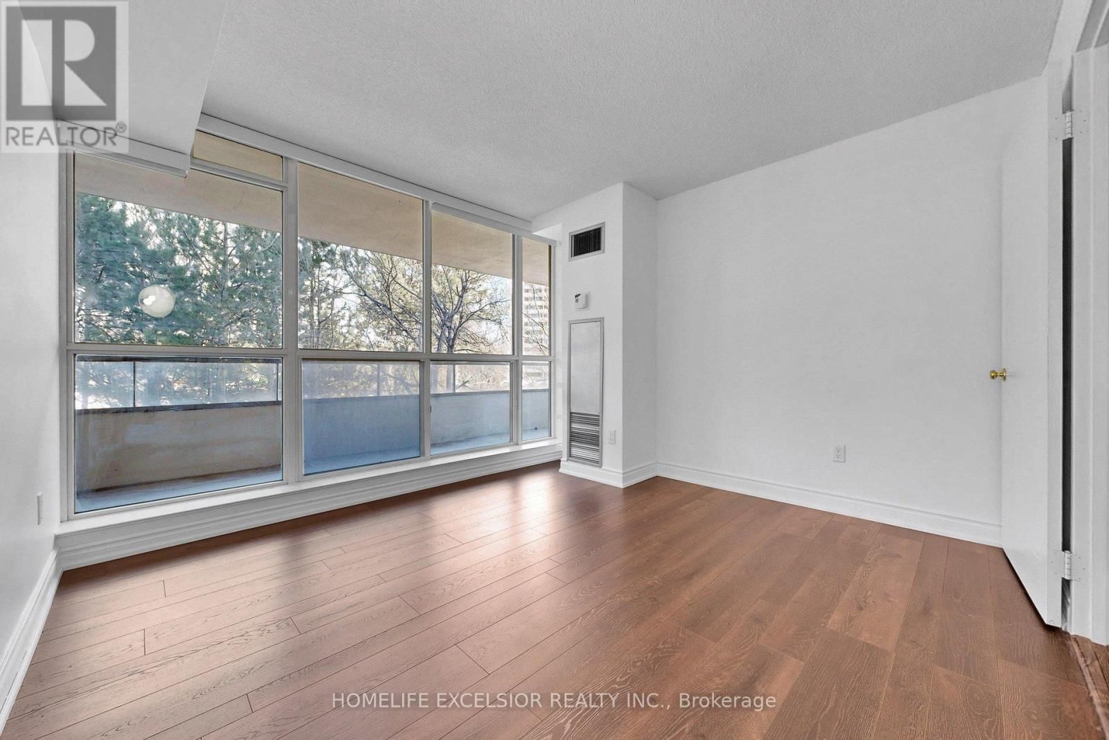 205 - 5 GREYSTONE WALK DRIVE Image 34