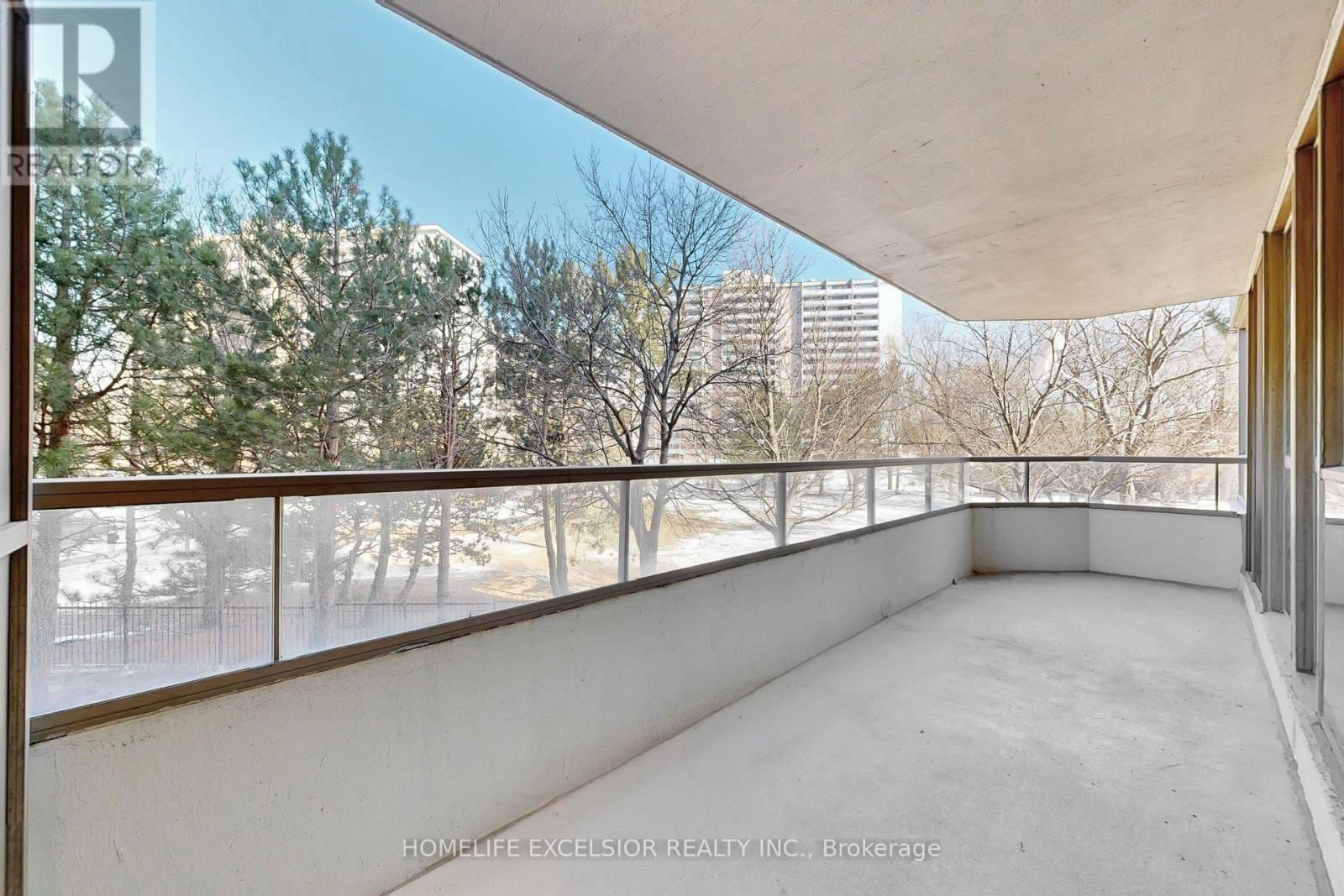 205 - 5 GREYSTONE WALK DRIVE Image 35