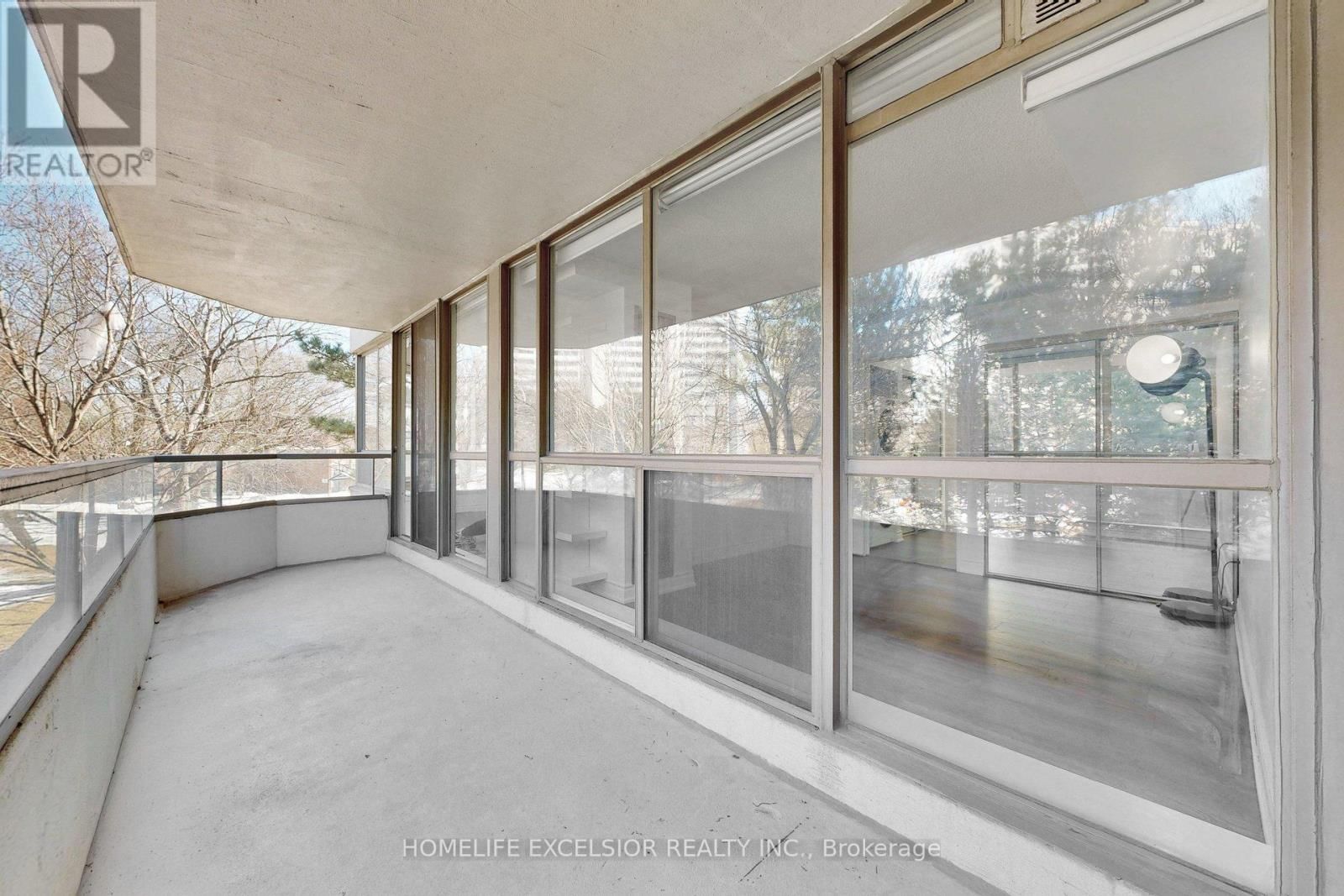 205 - 5 GREYSTONE WALK DRIVE Image 36