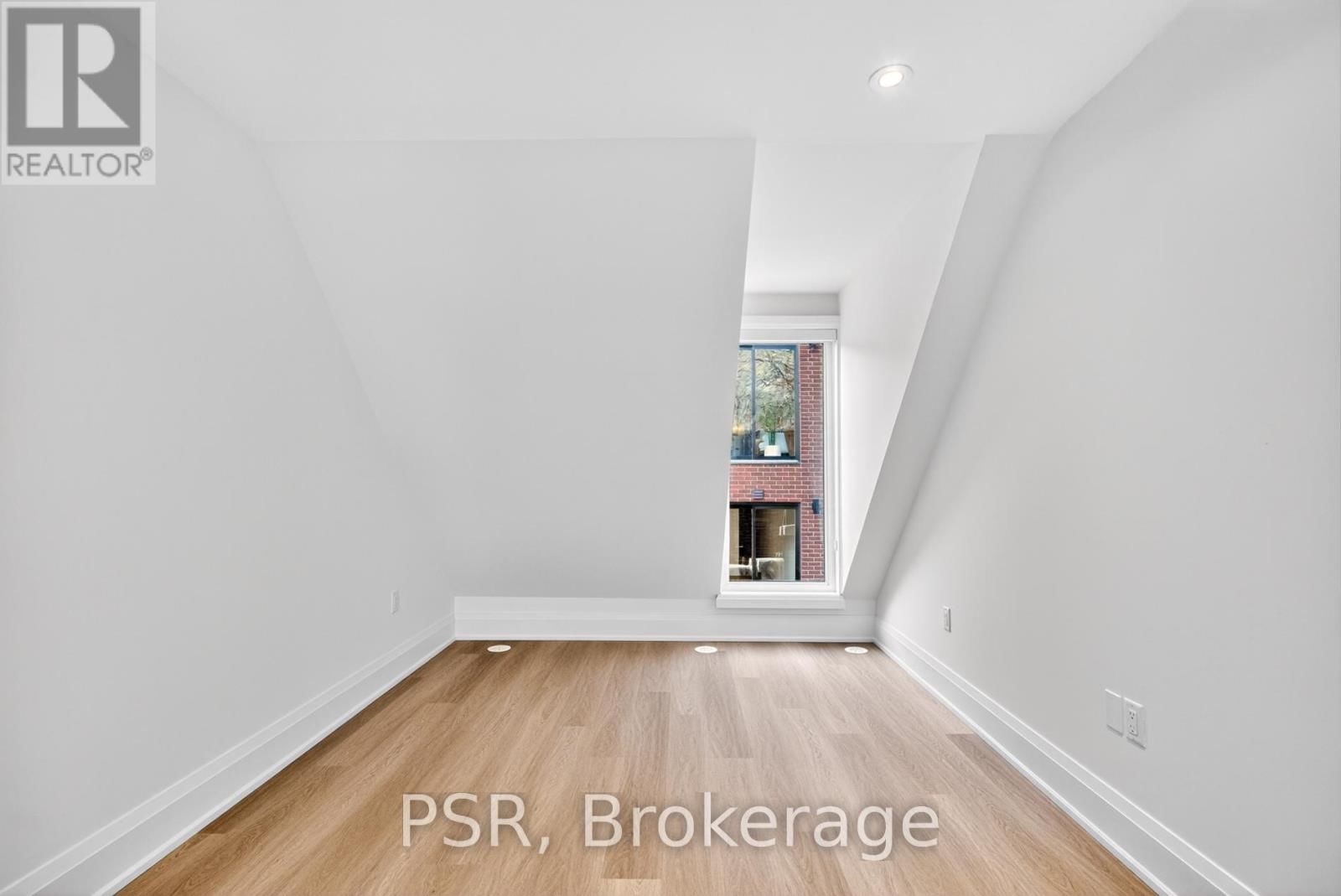 E - 53 HARRIET STREET Image 12