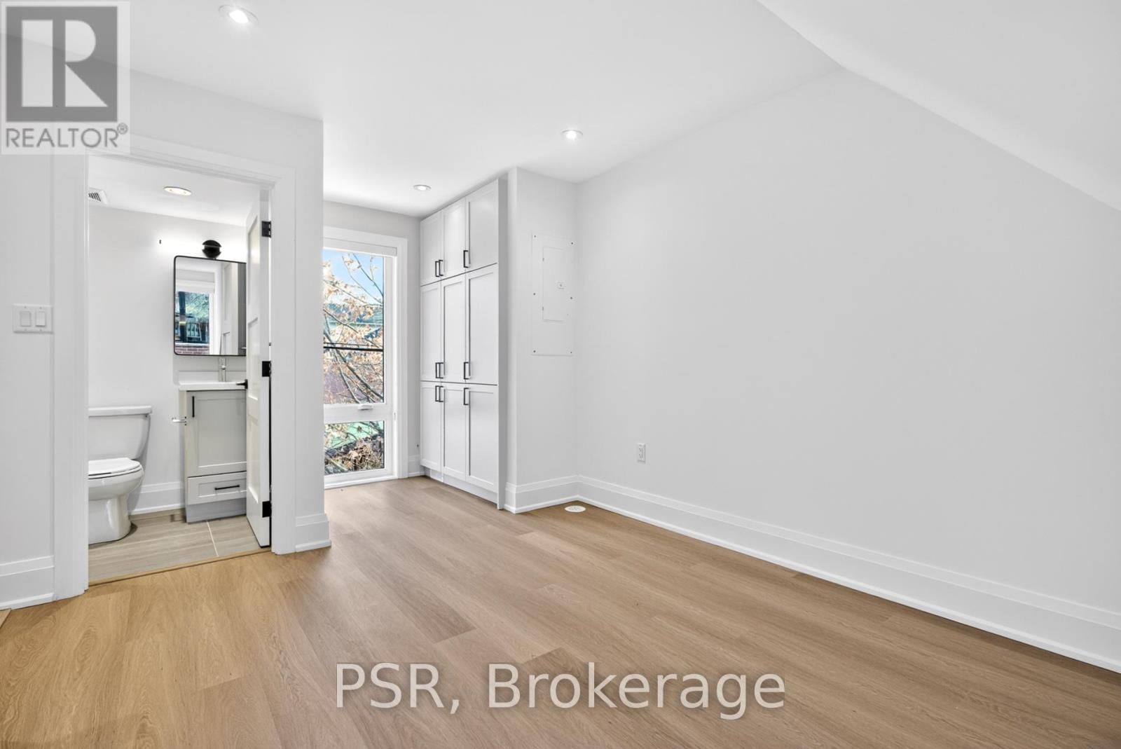 E - 53 HARRIET STREET Image 14