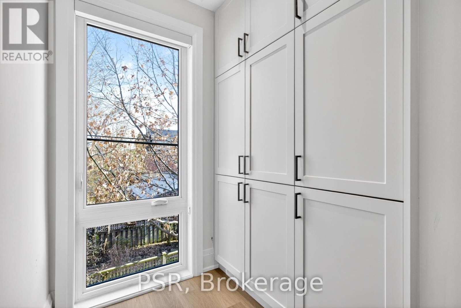 E - 53 HARRIET STREET Image 16